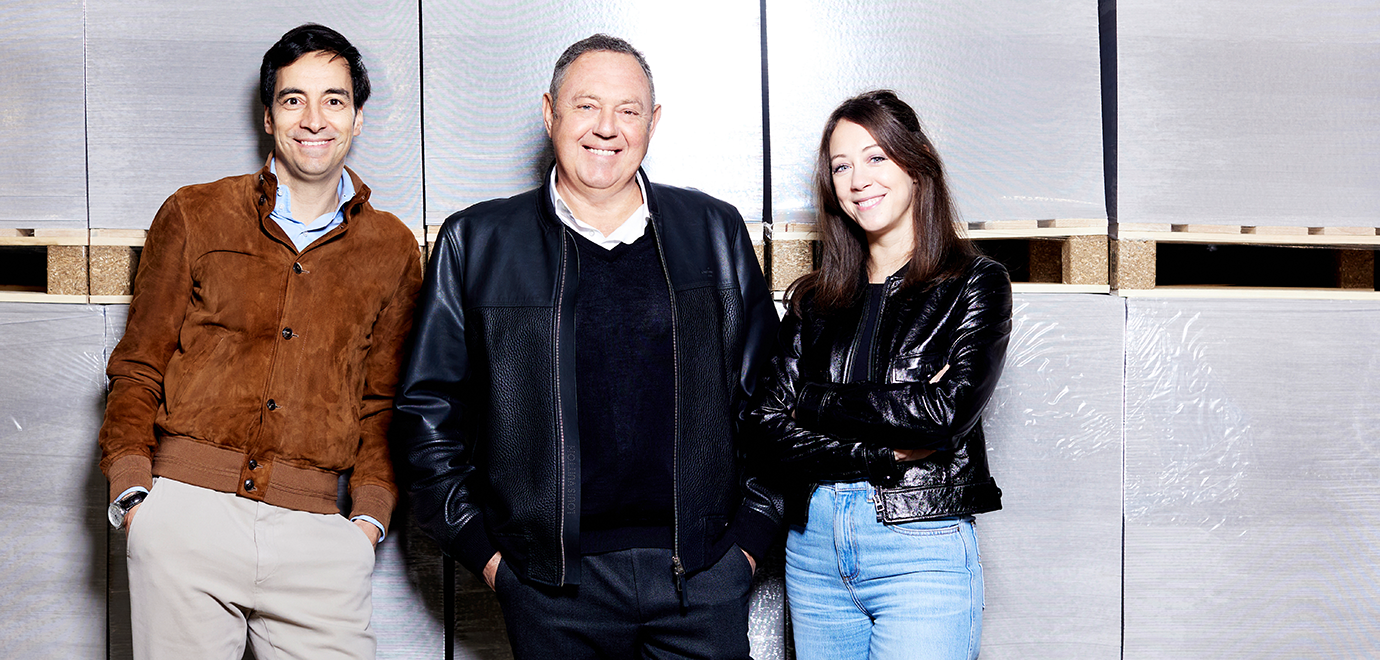 Foto: Juli Steinschaden mit ihrem Vater Gerhard Steinschaden (Mitte) und Balazs Schallenberg, Mit-Shareholder und Vertriebsleiter