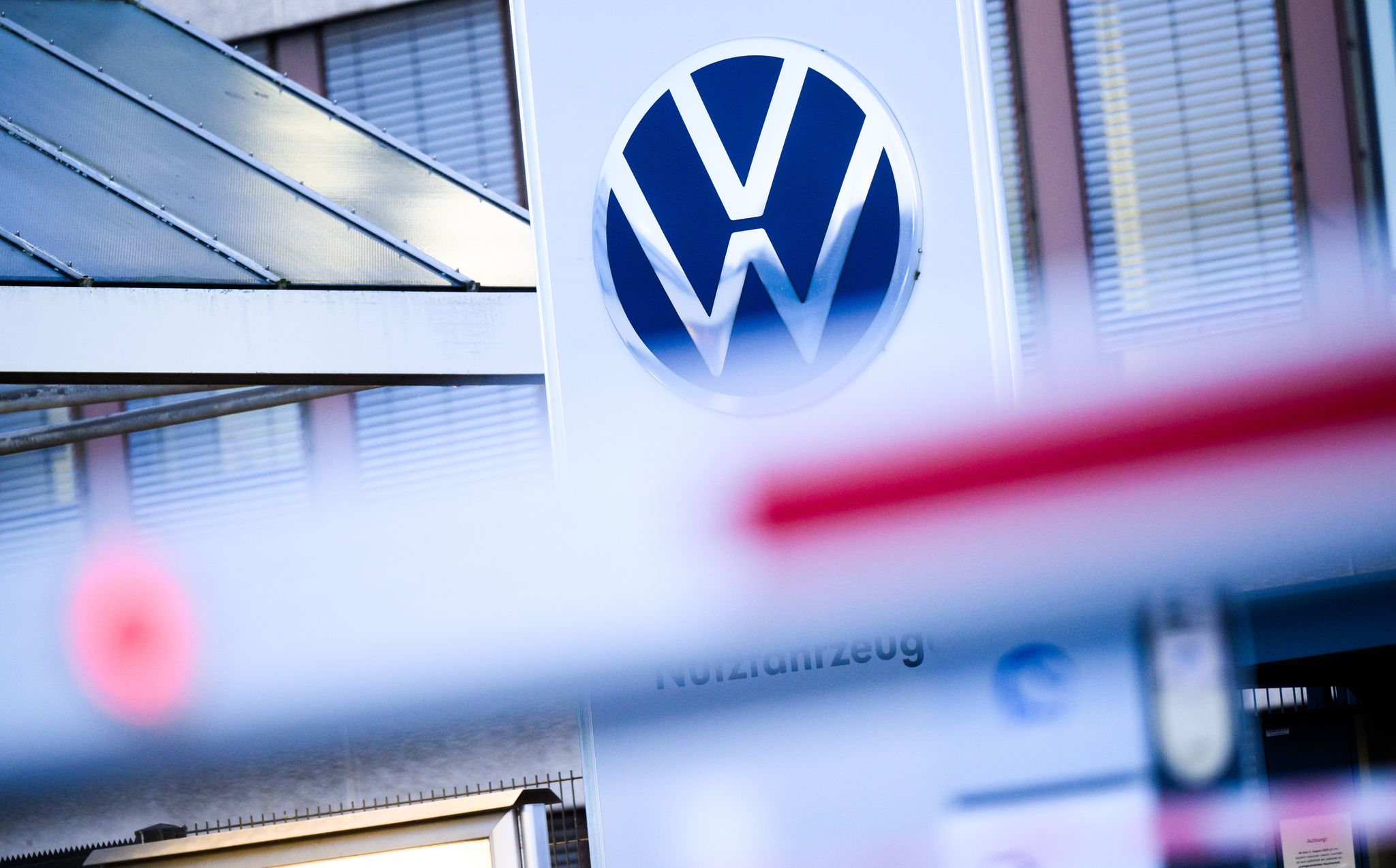 Die IG Metall hatte ursprünglich eine Beschäftigungsgarantie für die rund 130.000 VW-Mitarbeiter gefordert.