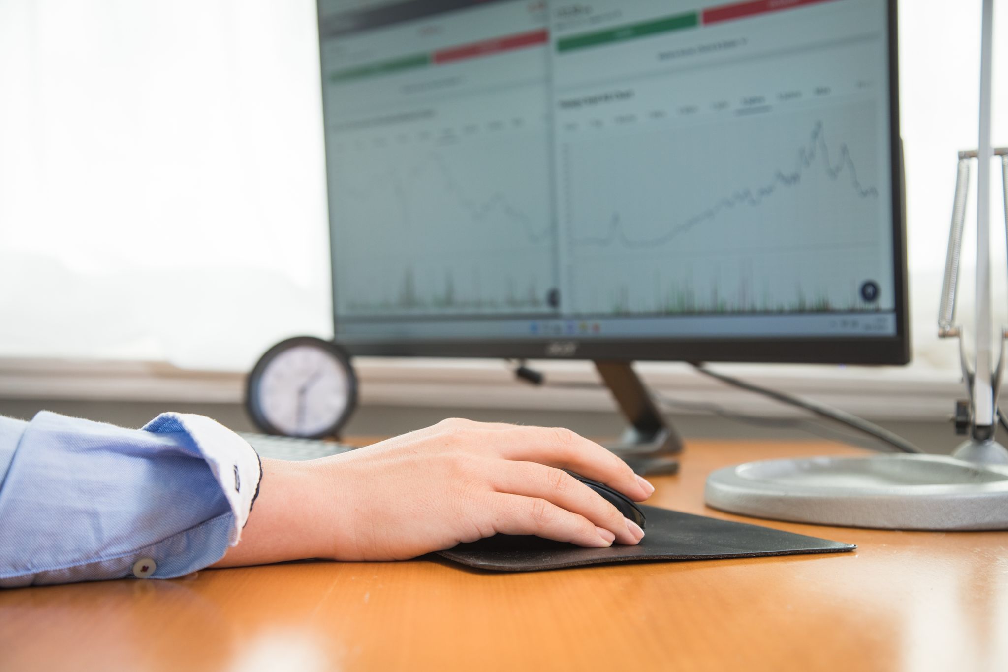 Ähnliche Entwicklung, ähnliche Kosten: Der ETF-Anbieter Amundi führt am 21. Februar 2025 zwei MSCI-World-Indexfonds zusammen.