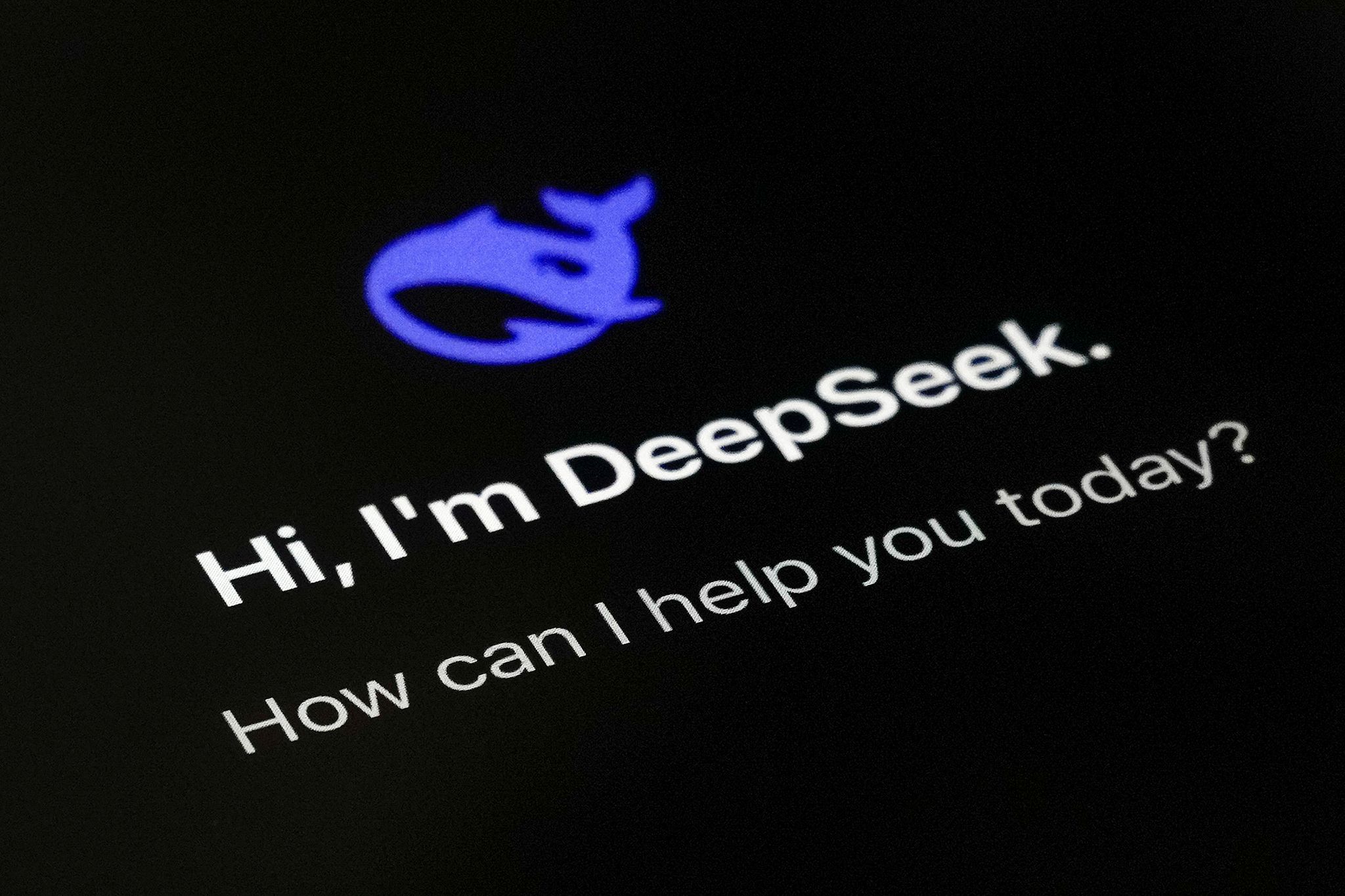 DeepSeek aus China will seine Künstliche Intelligenz sehr günstig entwickelt haben.