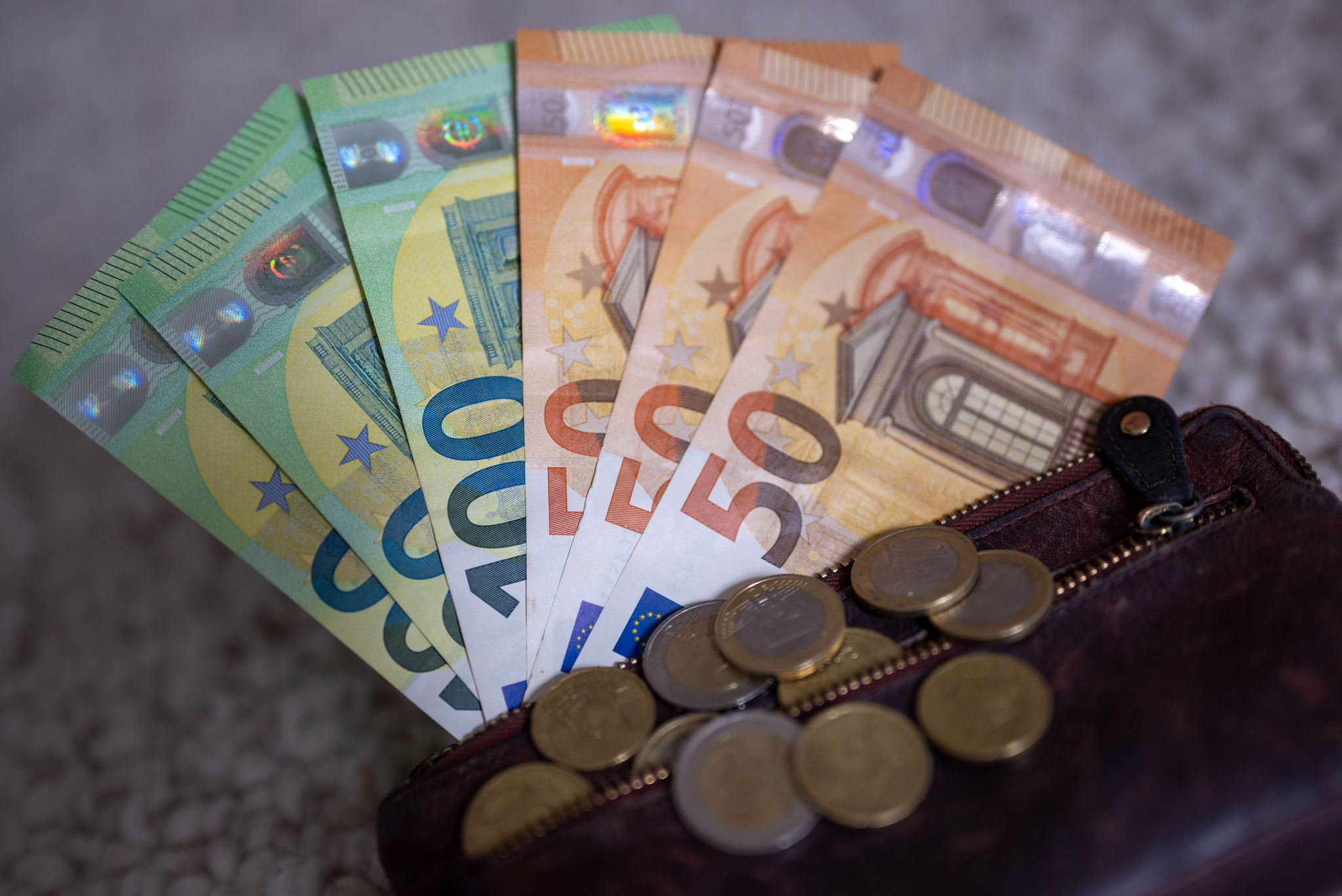 Viele Anleger sind optimistisch für ihre eigenen Finanzen, trotz Sorgen um die Wirtschaft (Archivbild)