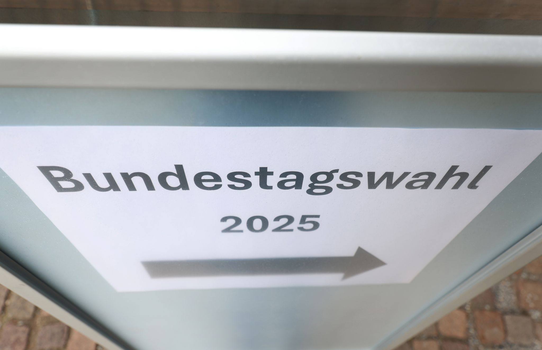 Die Wahllokale sind geschlossen. Nach der ersten Prognose ist die CSU in Bayern stärkste Kraft vor der AfD.