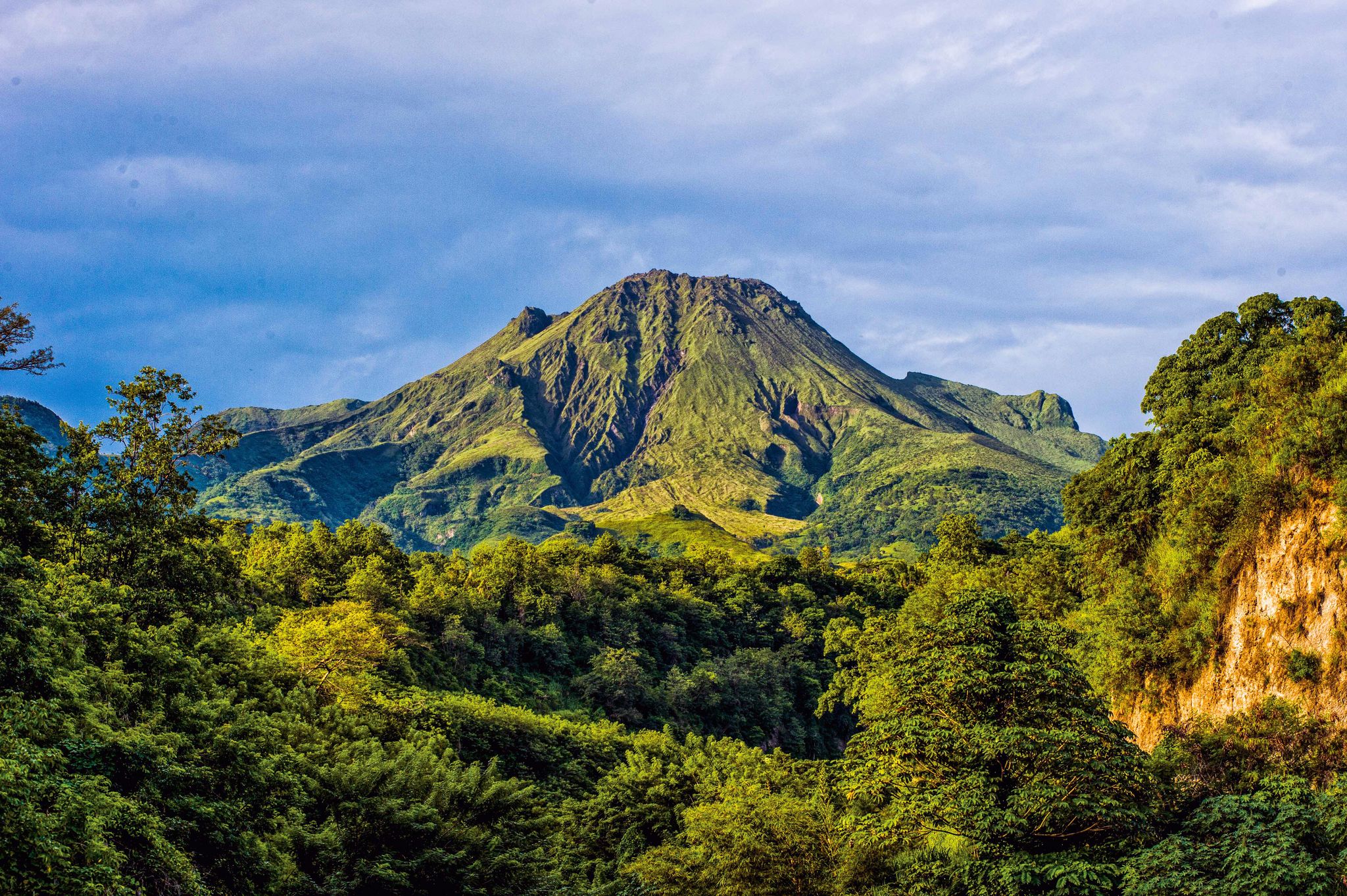 Er allein ist ein Grund für viele Touristen, auf die Insel zu kommen: der Mont Pelée.