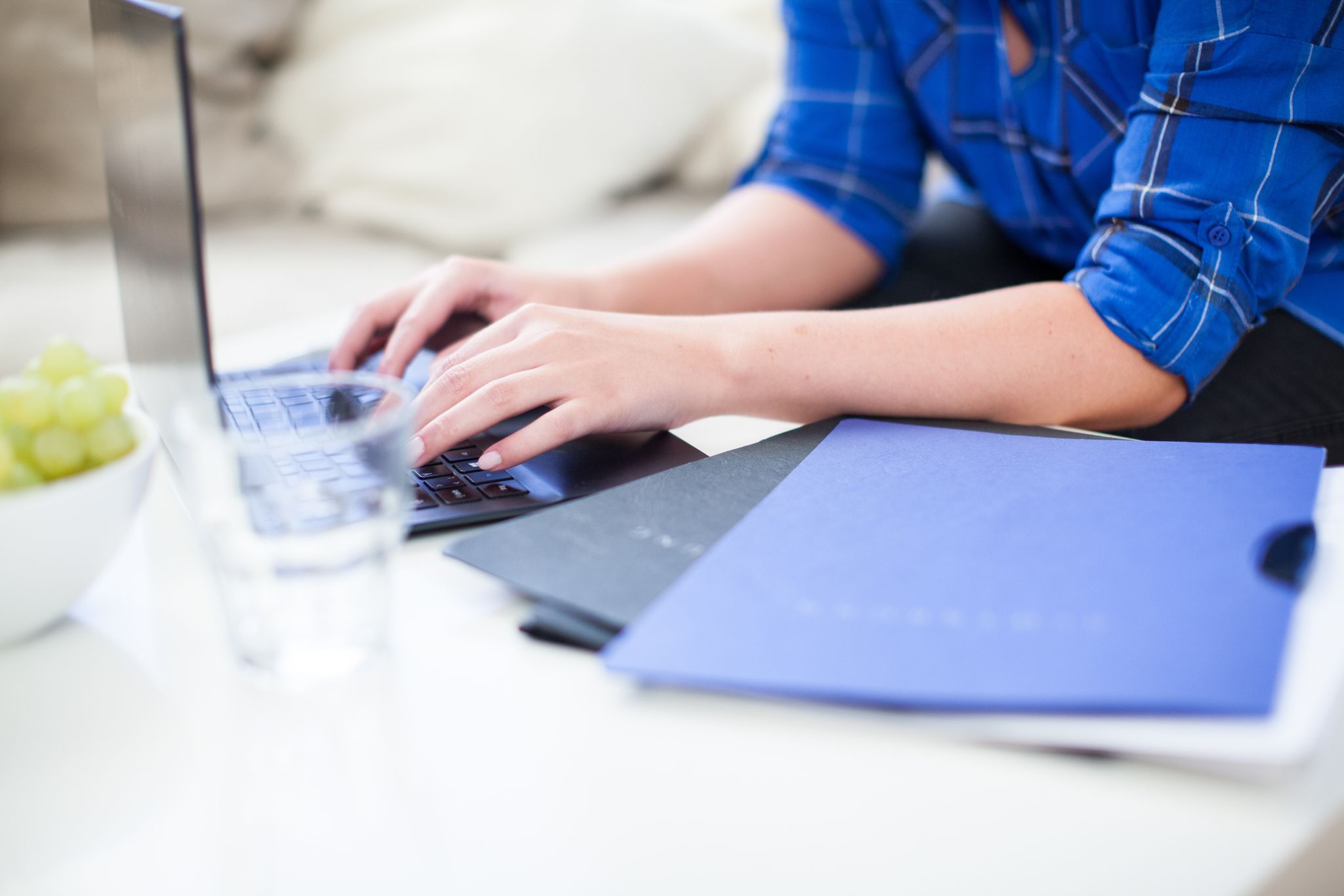 Mut zur Lücke: Phasen der Arbeitslosigkeit sollten Bewerberinnen und Bewerber nicht mit privaten Projekten, beruflicher Neuorientierung oder Selbstfindung kaschieren.