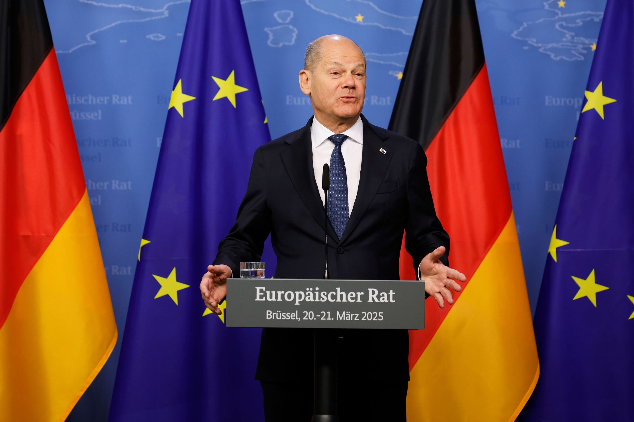 Bundeskanzler Scholz berichtet, dass er viel gelernt habe in seiner EU-Zeit.