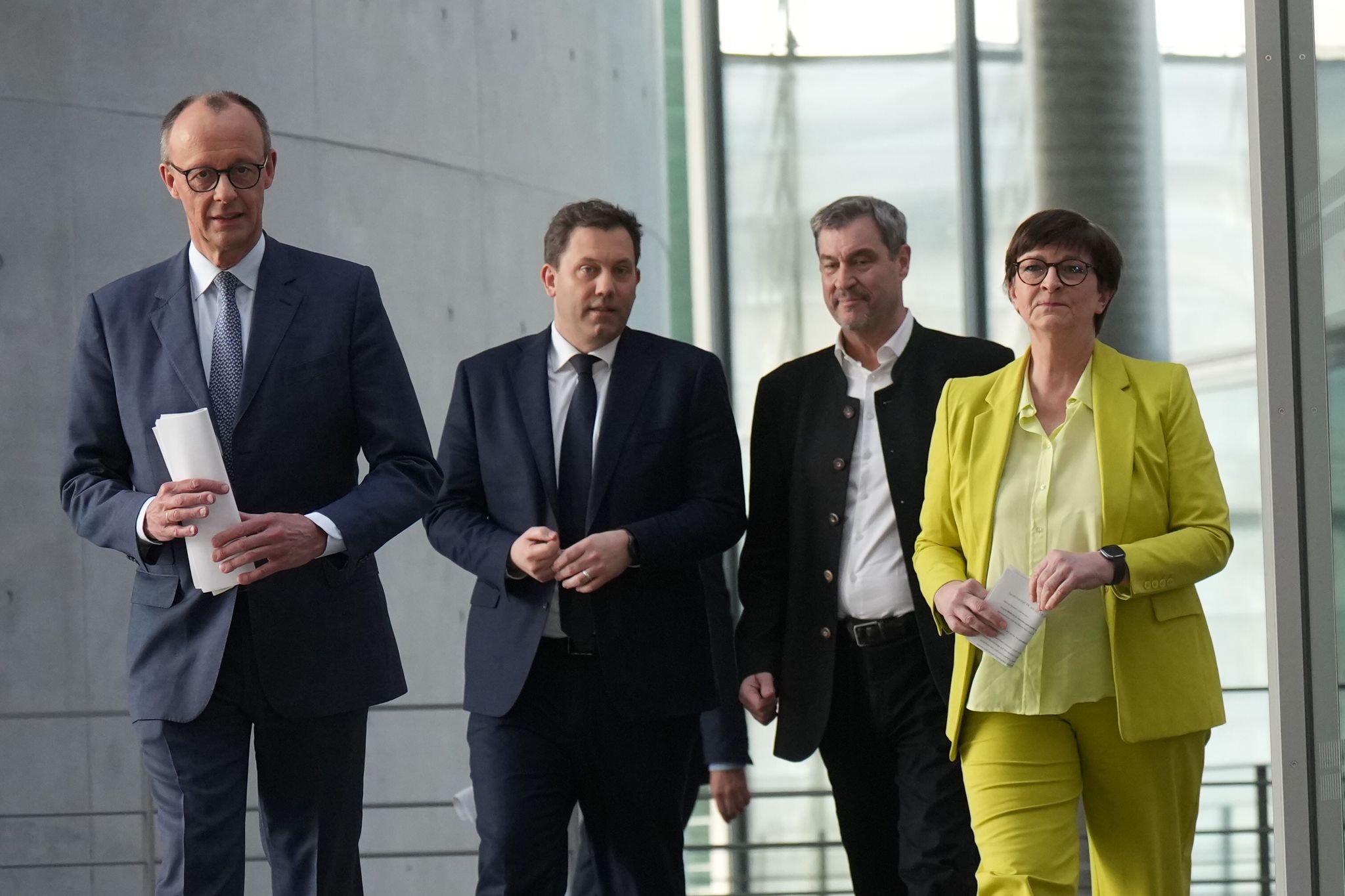 Ab morgen sitzen diese vier Parteichefs wieder an einem Tisch, um in den Koalitionsverhandlungen die Hauptstreitpunkte aus dem Weg zu räumen.