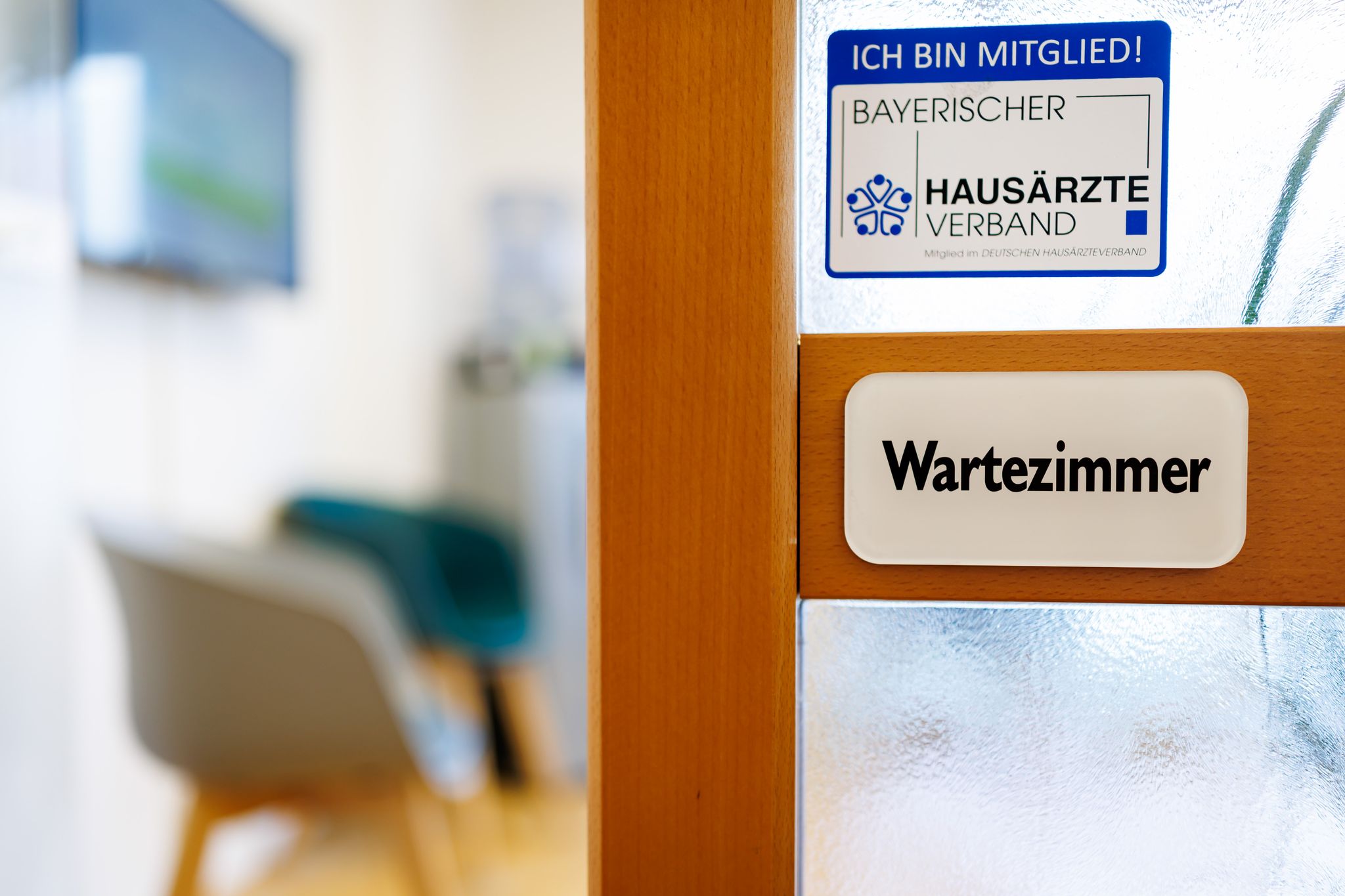 Union und SPD planen ein neues System für die Terminvergabe beim Arzt. (Archivbild)