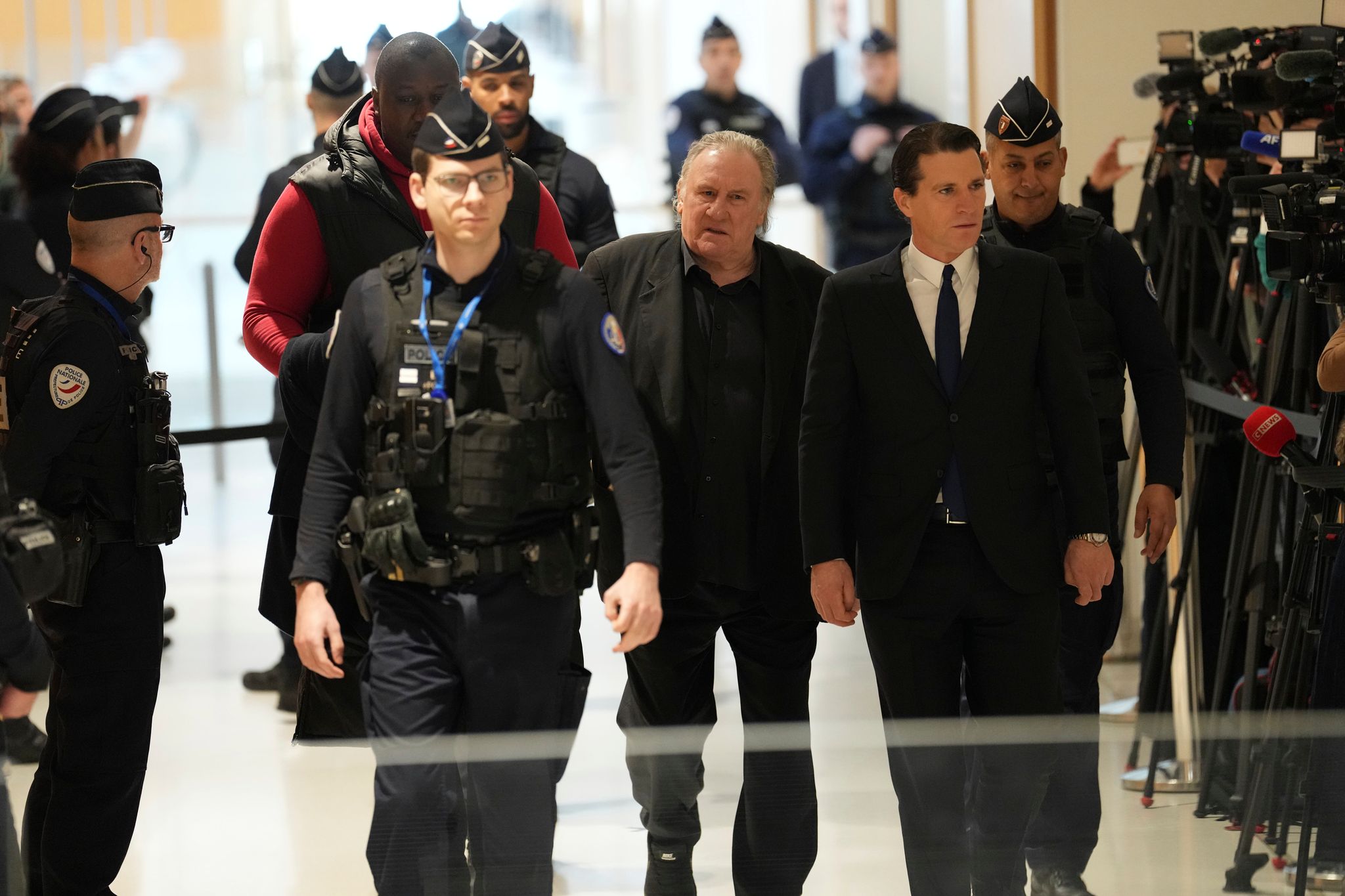 Die Staatsanwaltschaft fordert eine Bewährungsstrafe für Depardieu.