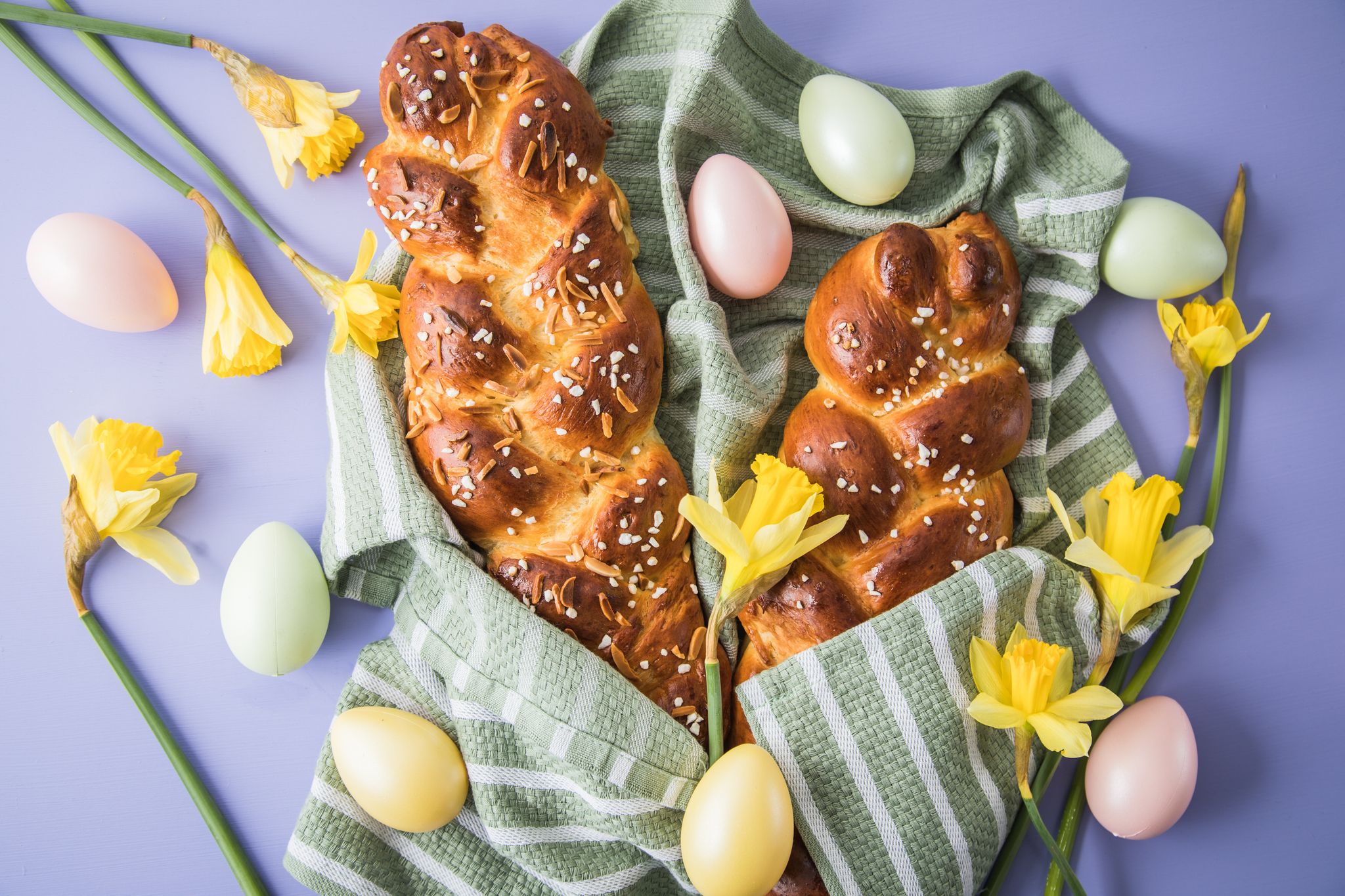 Mit verschiedenen Füllungen kann man den Klassiker zu Ostern neu variieren.