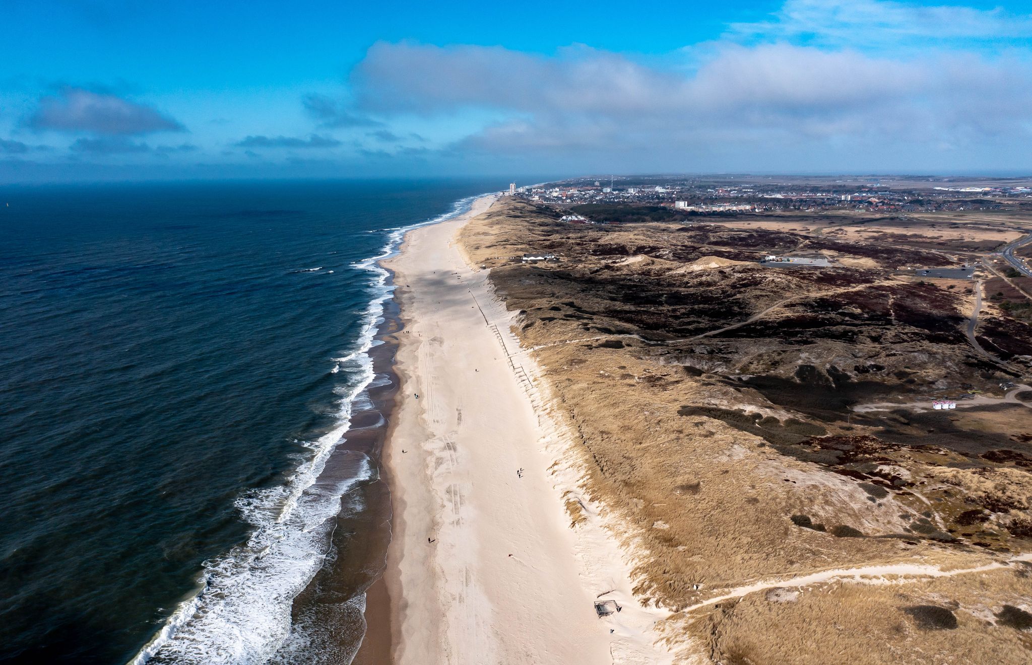 Wer auf der Nordseeinsel Sylt ein Haus kaufen möchte, muss laut dem jüngsten Küstenreport im Schnitt fast 14.600 Euro pro Quadratmeter bezahlen. (Archivbild)