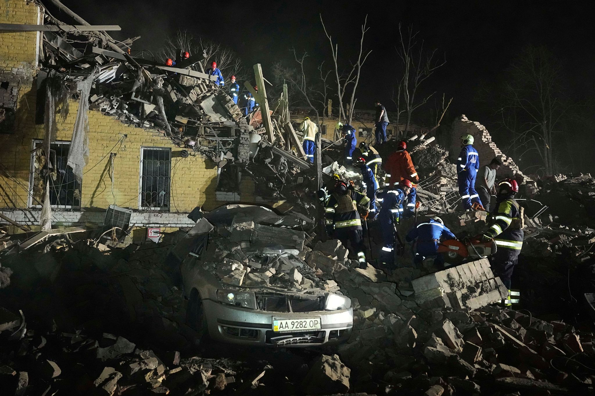 Kiew wurde schwer von einem kombinierten Drohnen- und Raketenangriff Russlands in der Nacht getroffen.