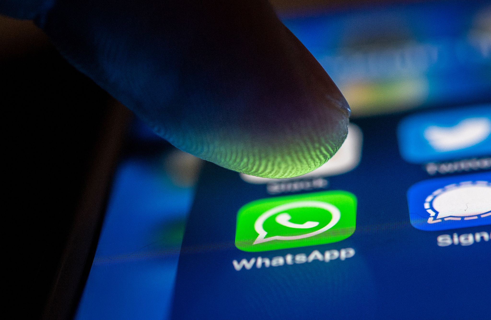 Mehr Privatsphäre in Gruppenchats: Whatsapp schränkt bald die Weitergabe von Inhalten ein.