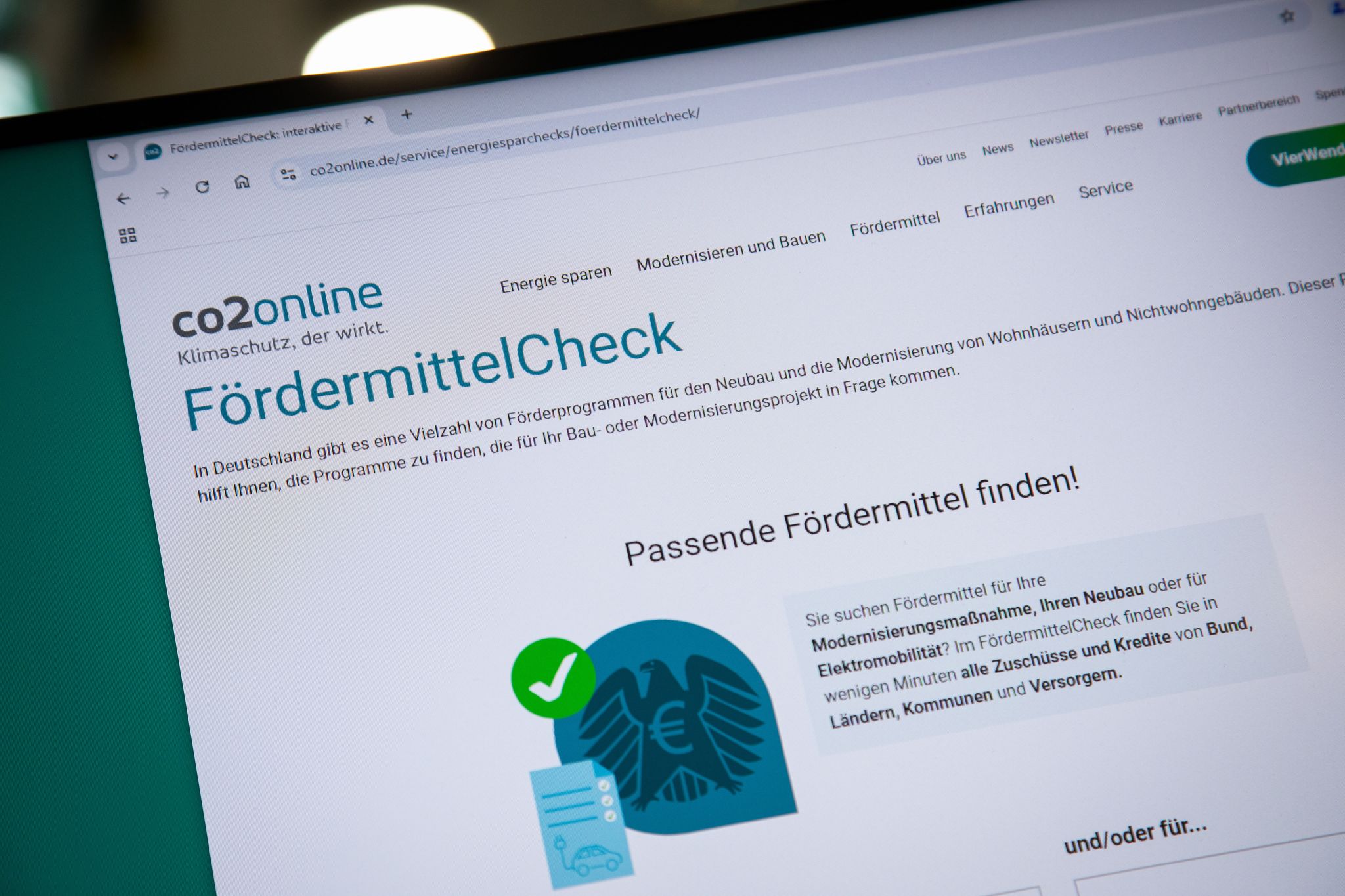 Bundesweite Förderprogramme für Privatpersonen gibt es derzeit nicht - eine Übersicht zu lokalen Angeboten gibt es im Internet.