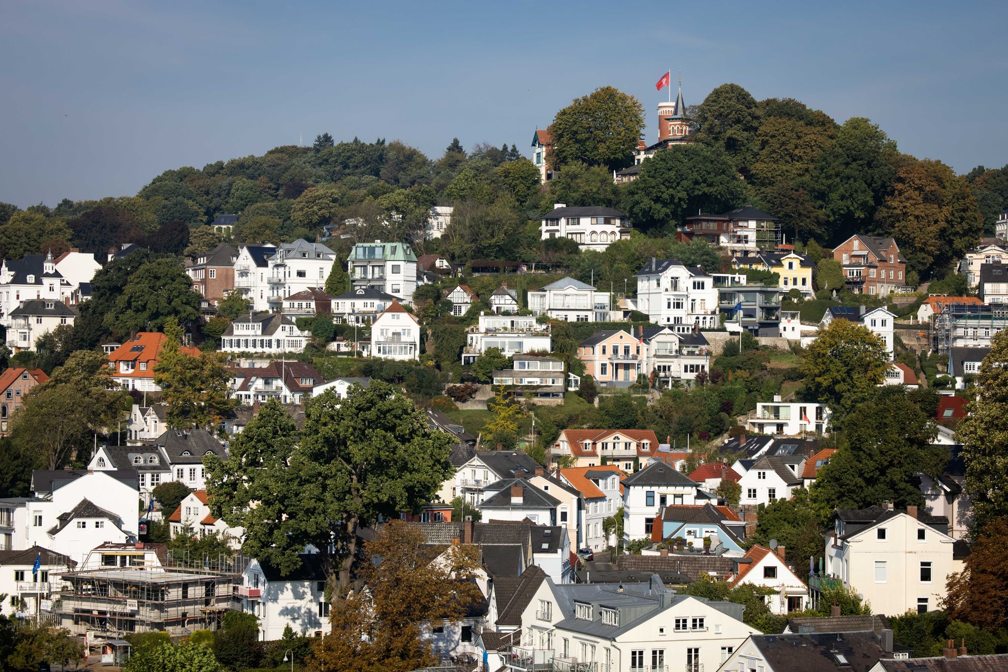Immobilienbesitz ist vor allem bei den vermögenden Haushalten in Deutschland vorhanden.