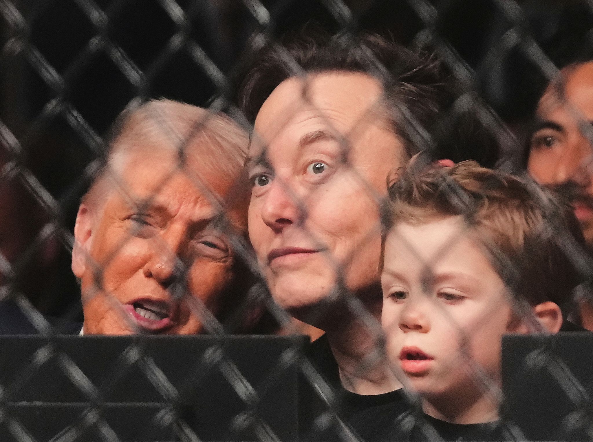 Trump, Musk mit 4 Jahre altem Sohn bei Kampfsport-Spektakel