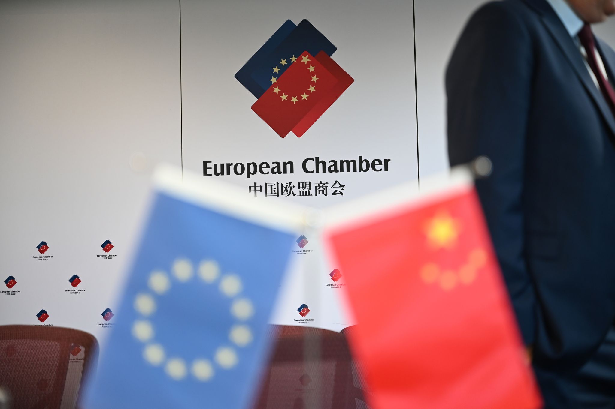 Die EU-Handelskammer sieht weiter Hürden für europäische Unternehmen in China. (Symbolbild)