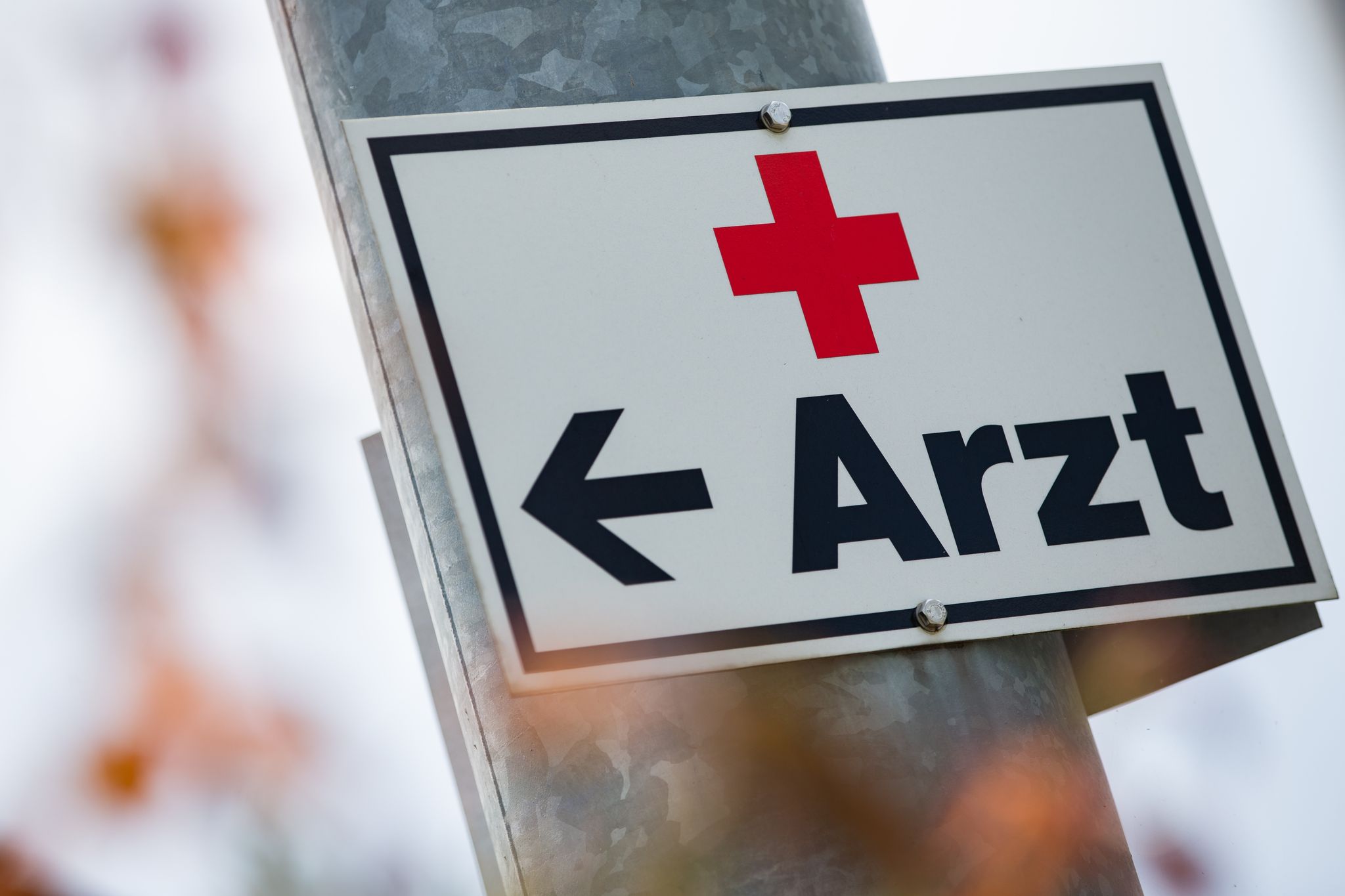 Ärzte fordern eine Strafgebühr für Patienten, die gebuchte Termine beim Arzt nicht wahrnehmen. (Symbolbild)