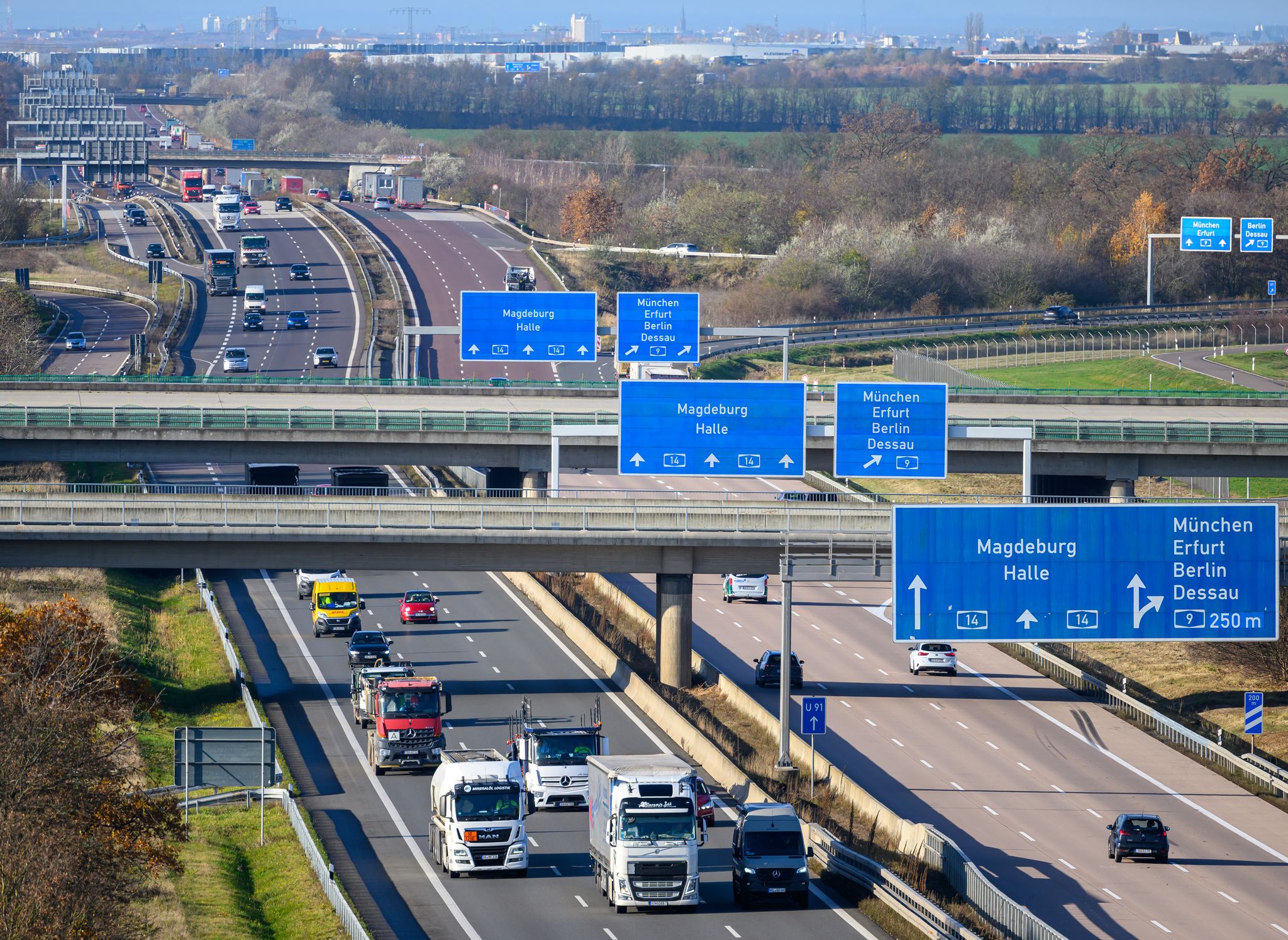 Bericht sieht zu wenig Fortschritte bei der Energiewende im Verkehr (Archivbild).