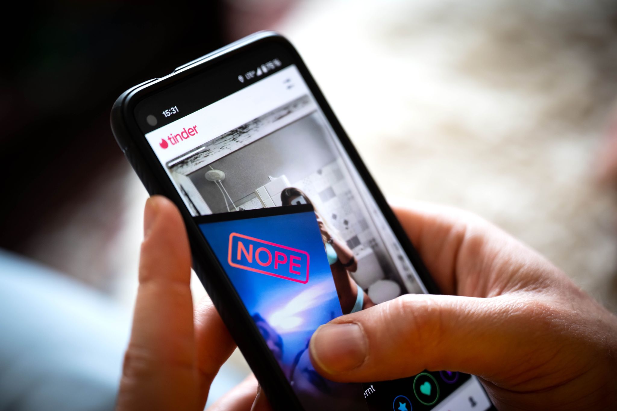 Mit dem neuen Identifikationsverfahren plant Tinder gegen falsche Benutzerprofile vorzugehen.