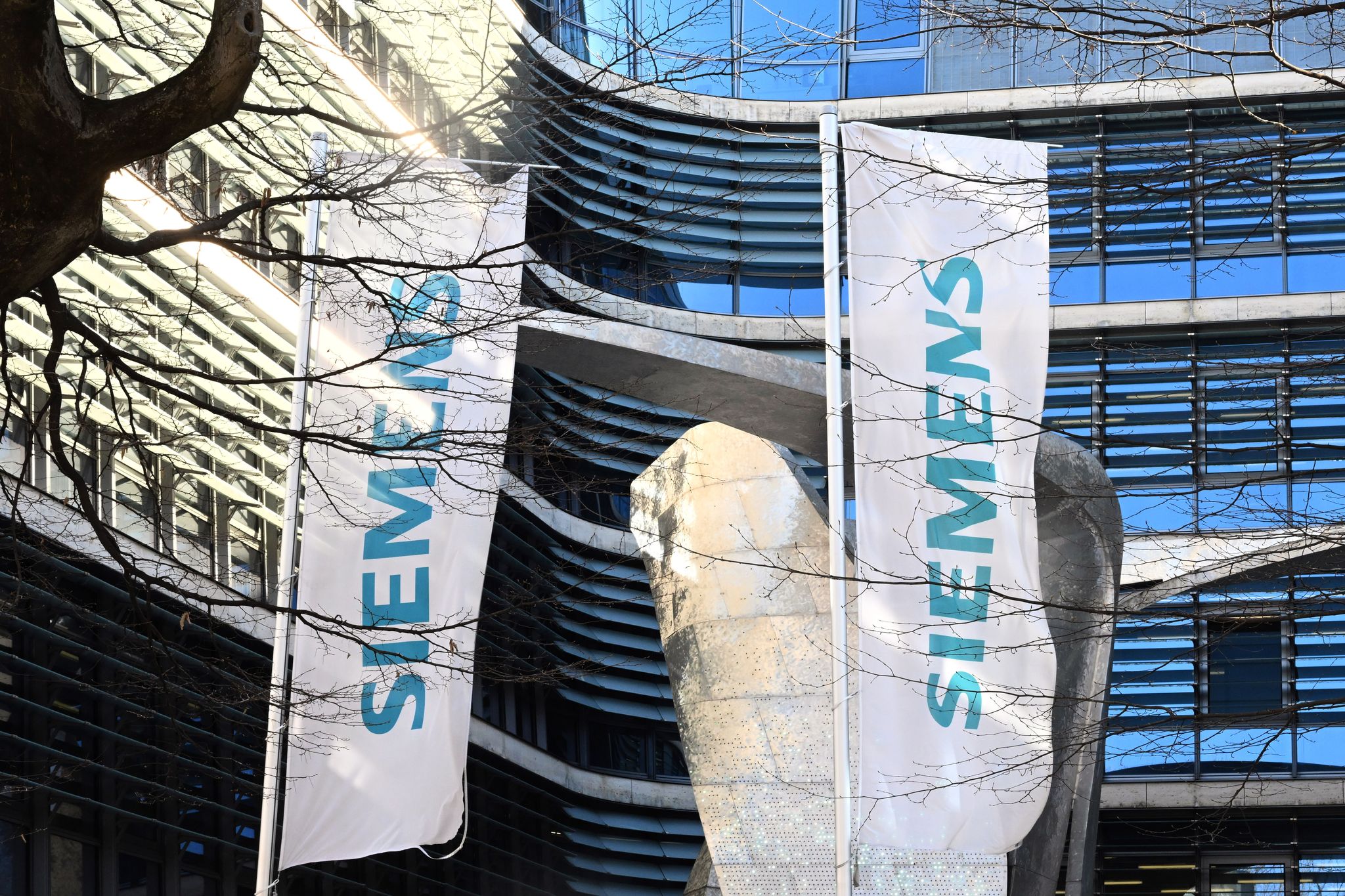 Siemens kauft in den USA zu.