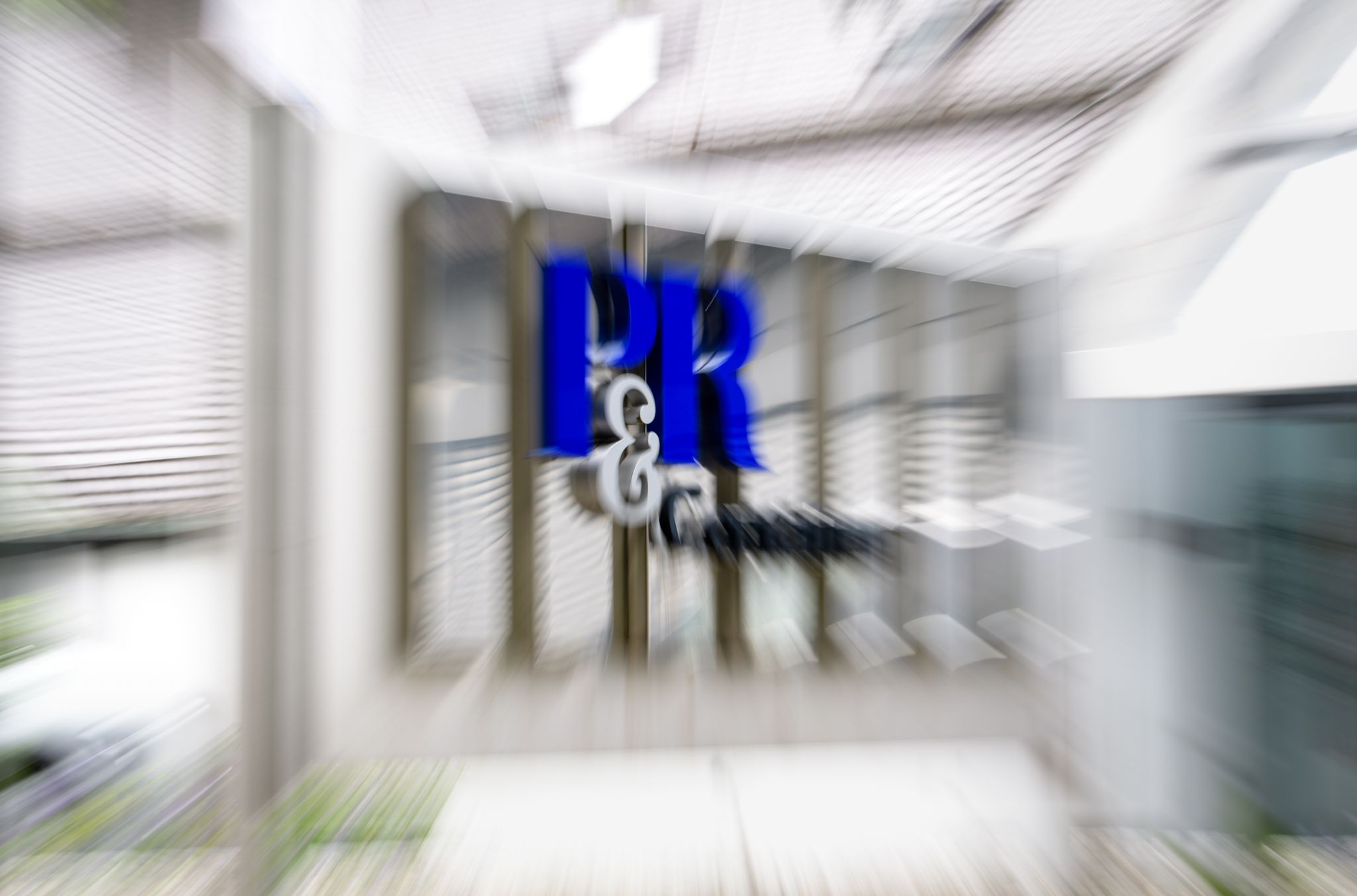 Die im Münchner Nobelvorort Grünwald ansässige P&R-Firmengruppe bot Seefrachtcontainer als Kapitalanlage an, betrieb aber in großem Stil Luftgeschäfte. (Archivbild)