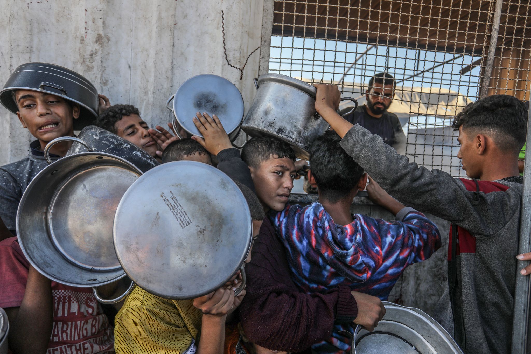 Im abgeriegelten Gazastreifen fehlt es an Lebensmitteln, Wasser und Medikamenten. (Archivbild)