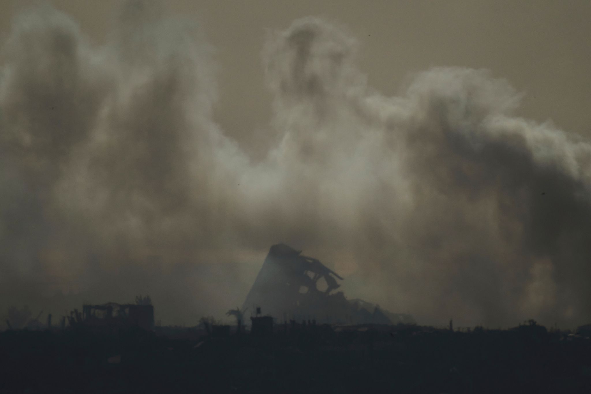Nach Medienberichten hat das israelische Militär alle seine regulären Infanterie- und Panzerbrigaden in den umkämpften Gazastreifen verlegt. (Archivbild)
