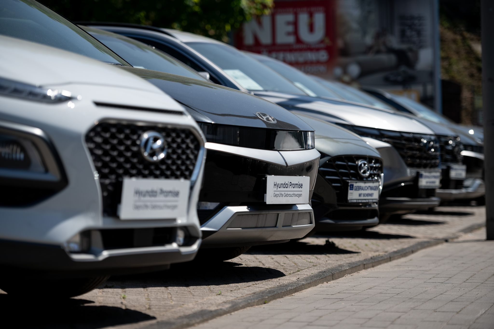 Gebrauchte Elektroautos - Privatpersonen kaufen sie inzwischen häufiger so als neu.