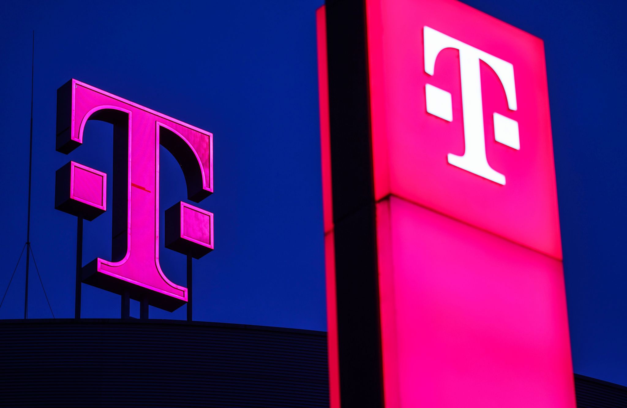 Die Deutsche Telekom erwirtschaftete im ersten Quartal den höchsten operativen Gewinn unter den Dax-Konzernen.