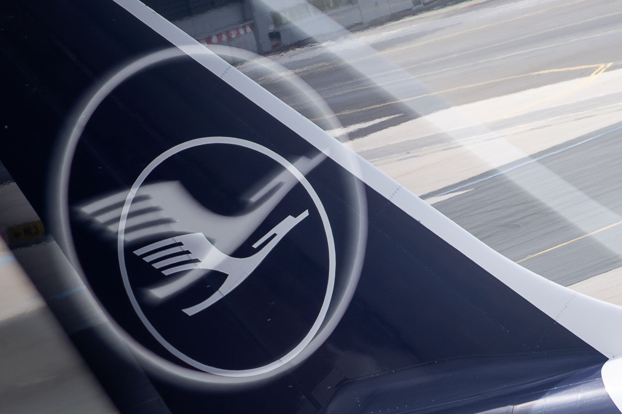 Zur Hauptversammlung der Lufthansa hagelt es Kritik der Gewerkschaften.