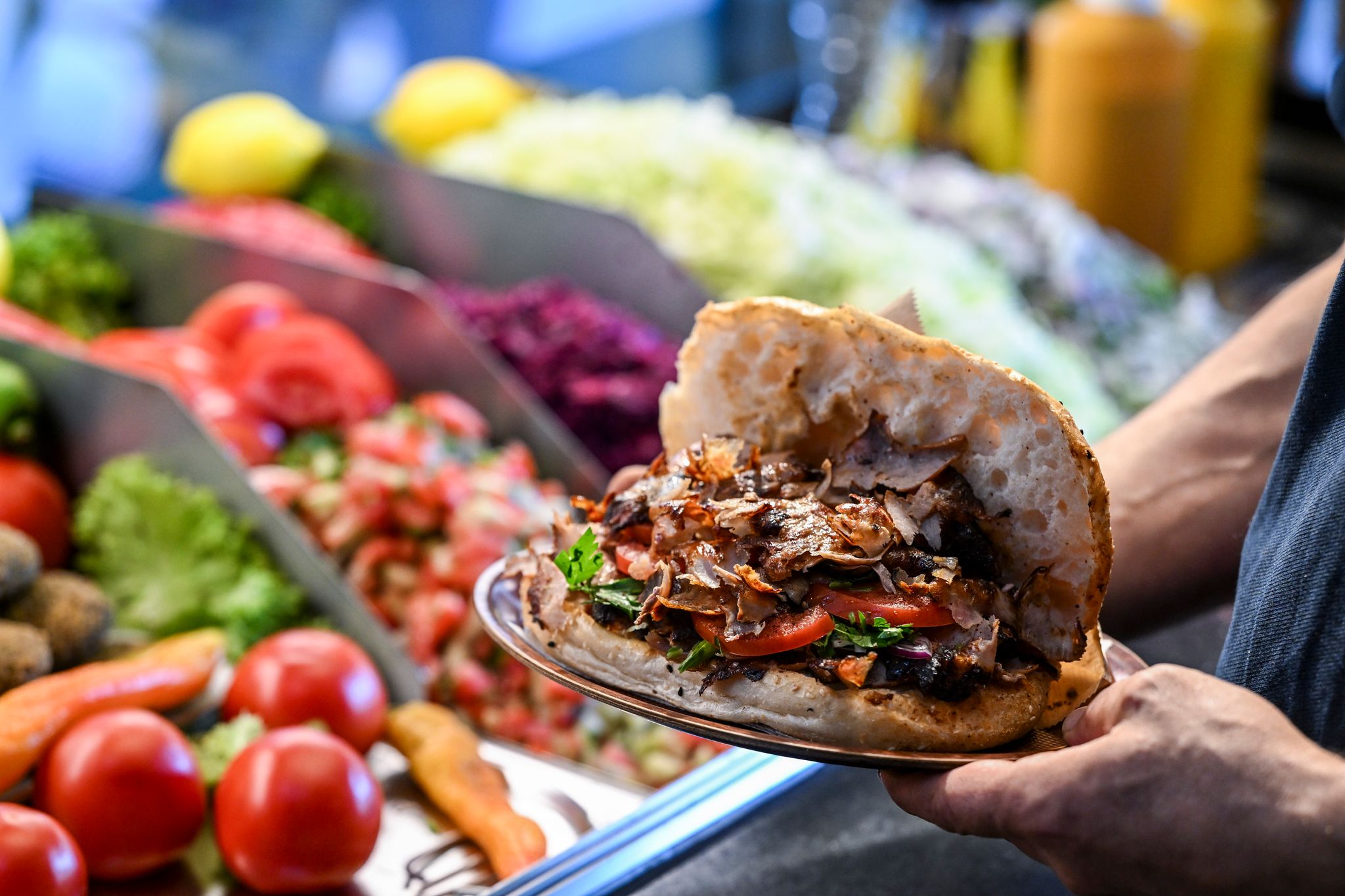 Schon kleine Änderungen bei der Döner-Zusammenstellung können die Klimabilanz deutlich verbessern.