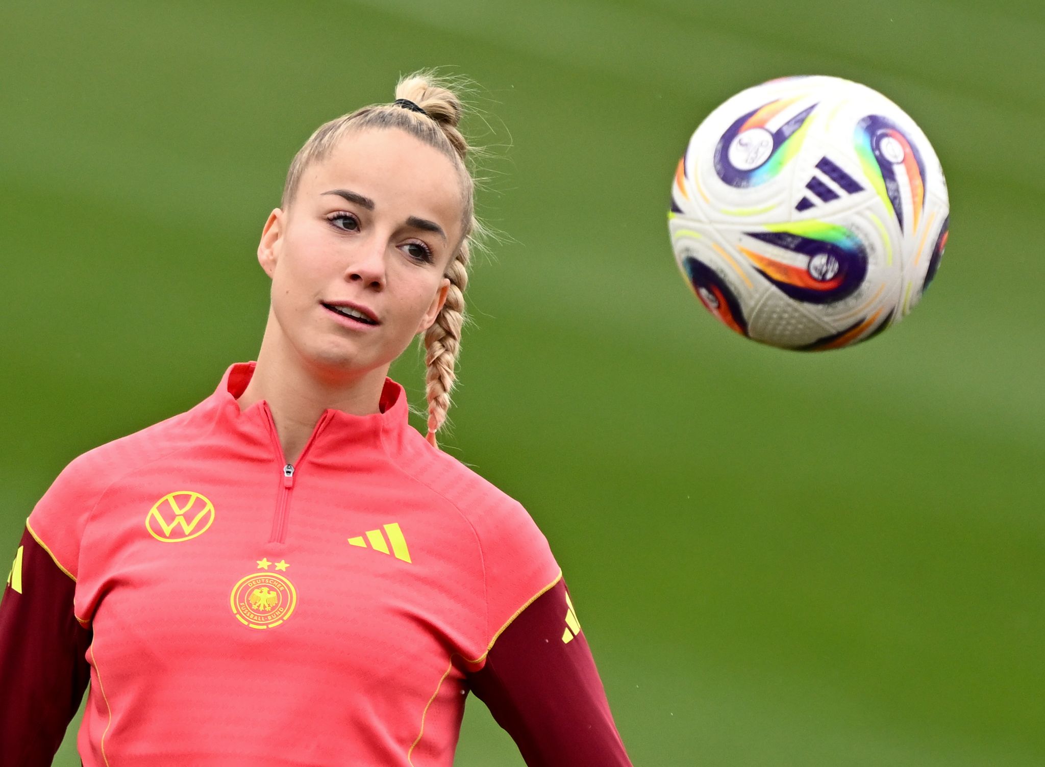 Deutsche Fußballerinnen waren in den vergangenen Jahrzehnten außerordentlich erfolgreich. Eine davon ist Giulia Gwinn. (Archivfoto)