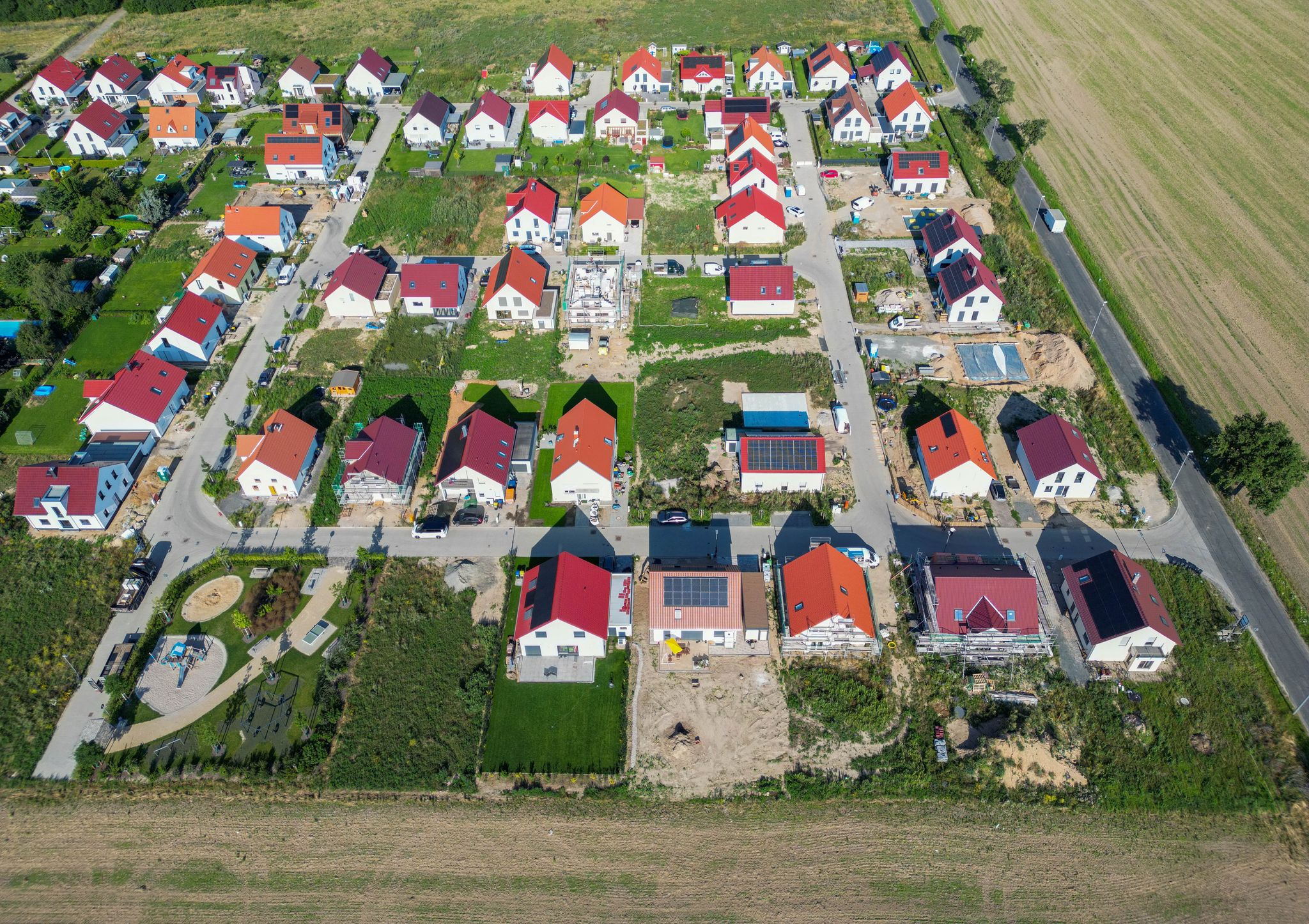 Begehrte Einfamilienhäuser: Der Immobilienmarkt kommt wieder in Fahrt (Archivbild)
