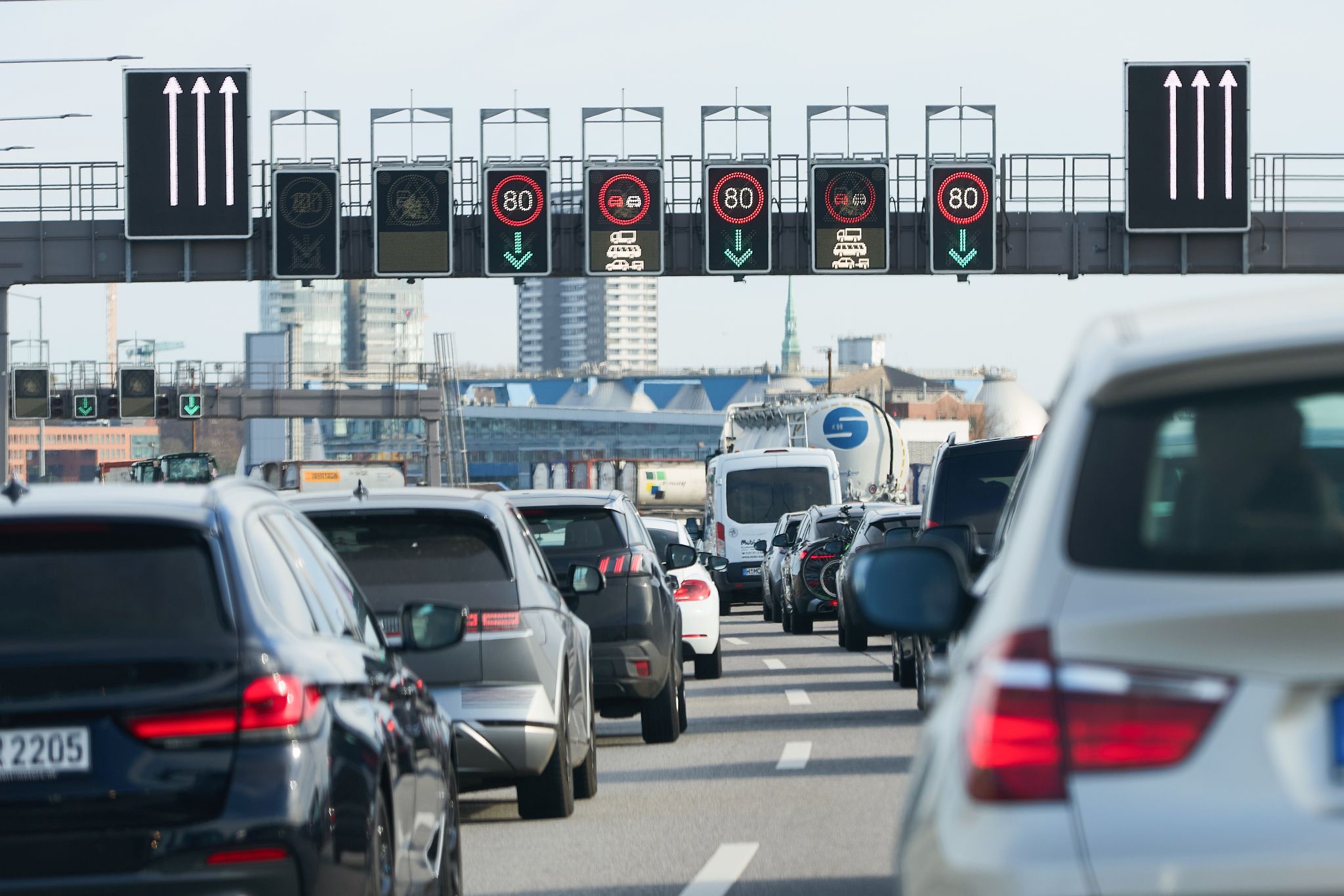 Autobauer bekommen in der EU mehr Zeit, um sich an Klimavorgaben zu halten. (Archivbild)