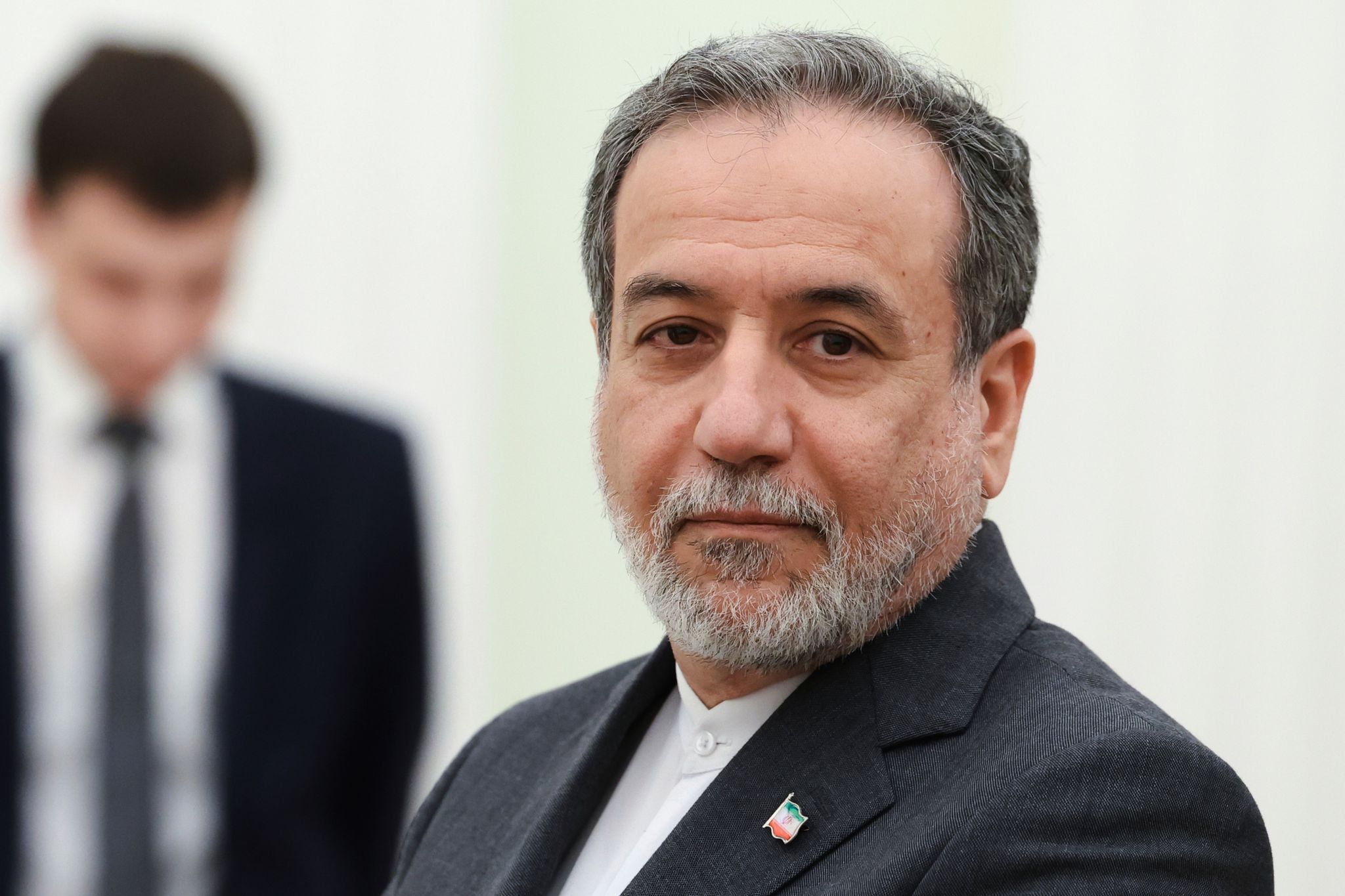 Irans Außenminister Araghtschi reagiert auf Trumps Ankündigung einer Waffenruhe.