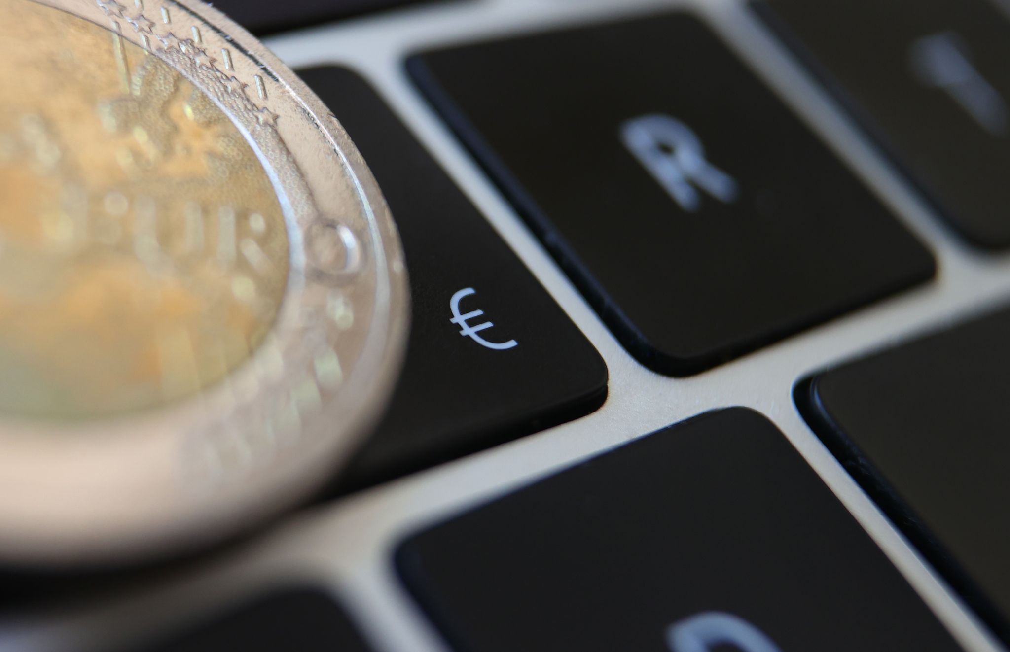 Die Einführung des digitalen Euro wird nach einer Studie der Beratungsgesellschaft PwC erhebliche Kosten für europäische Banken verursachen.