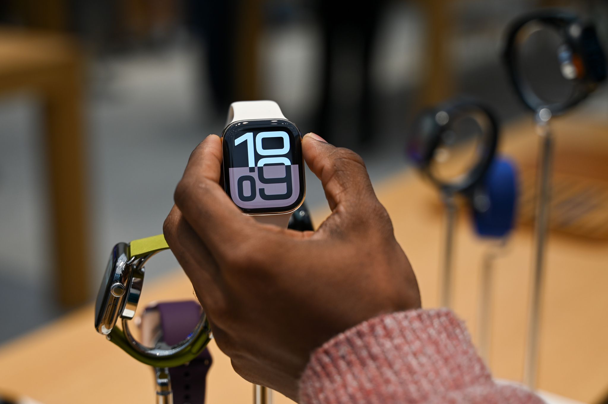 Die Deutsche Umwelthilfe zweifelt an der angeblichen Klimaneutralität der Apple Watch.