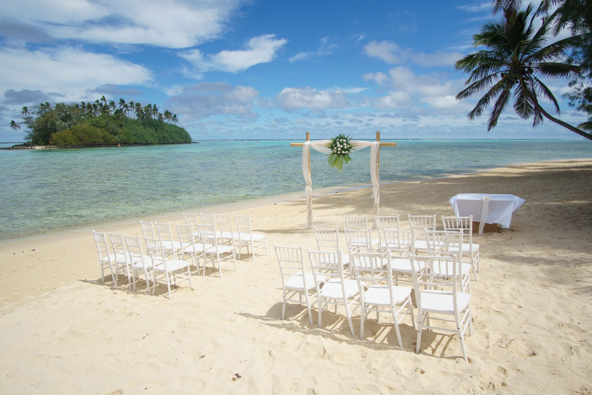 Destination Weddings bieten einzigartige Kulissen: Exotische Orte verwandeln die Hochzeit in ein unvergessliches Erlebnis.