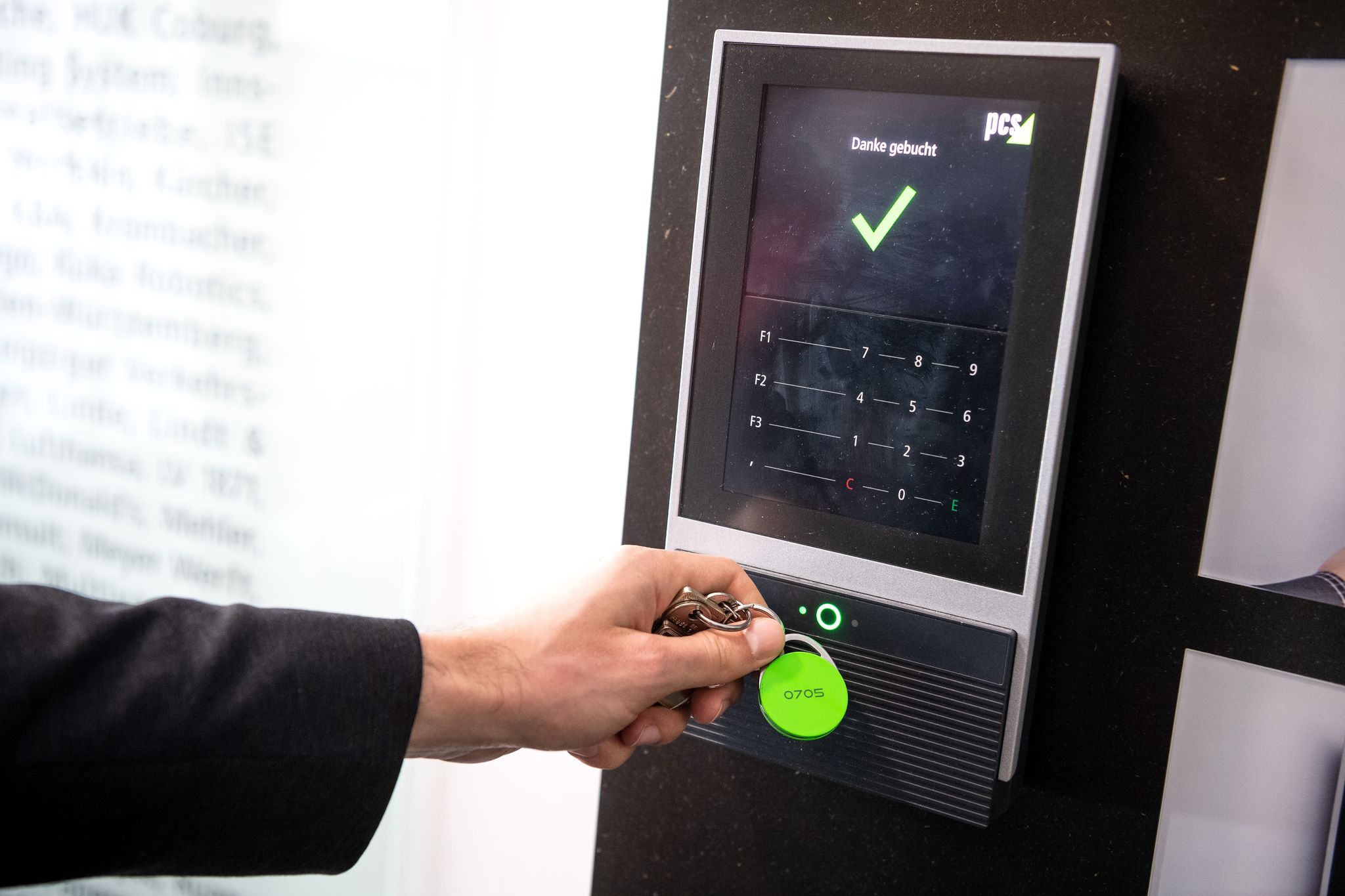 Viele Überstunden gesammelt? Ist nichts anderes geregelt, müssen Beschäftigte sie unter Umständen dann abbummeln, wann der Arbeitgeber es verlangt