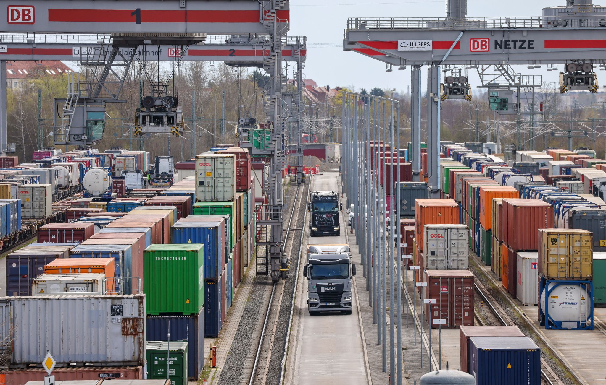 Zölle und Handelsschranken belasten den Welthandel (Archivbild)