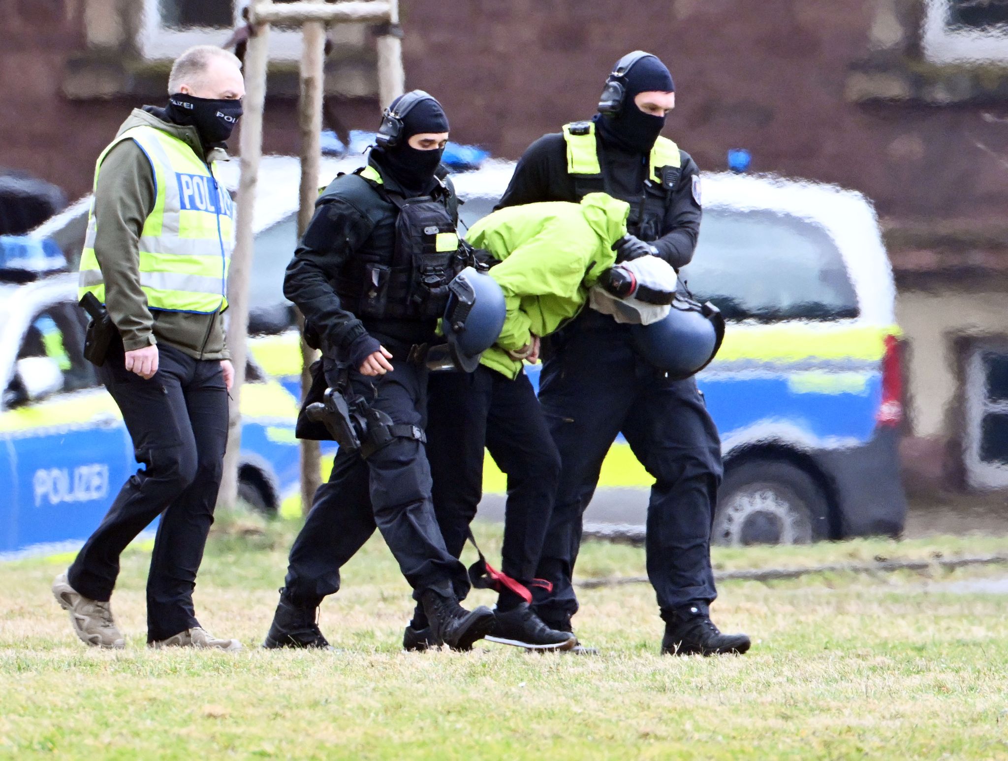 Die Bundesanwaltschaft ließ den Tatverdächtigen in Karlsruhe dem Ermittlungsrichter vorführen. (Archivbild)