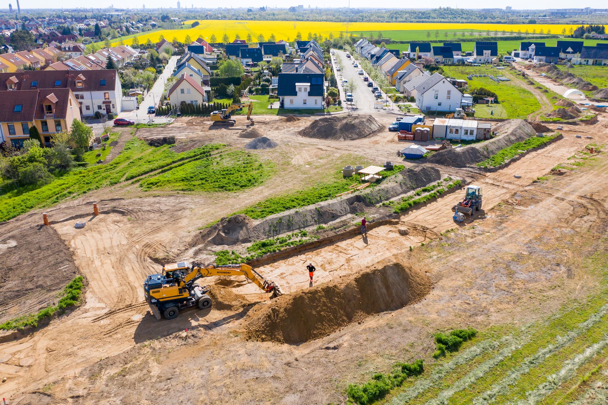 Öffentliche Karten oder Gutachten vom Nachbargrundstück bieten nur allgemeine Hinweise. Die Bodenverhältnisse auf dem eigenen Grundstück können völlig anders sein.