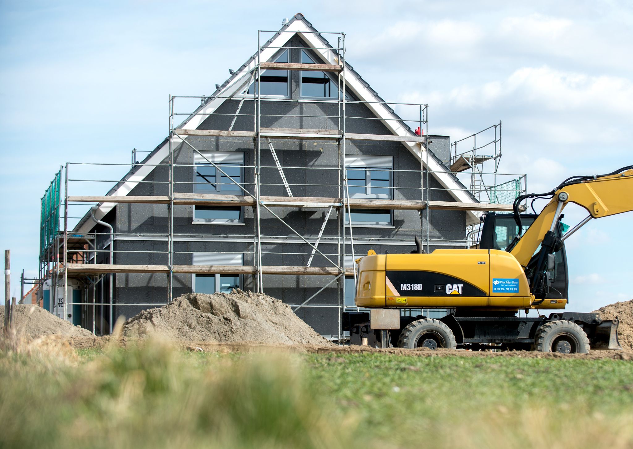 Der Bau eines Eigenheims erfordert einen langen Atem. Relativ zu Beginn des Vorhabens sollte ein Baugrundgutachten klären, wie der Boden beschaffen ist.
