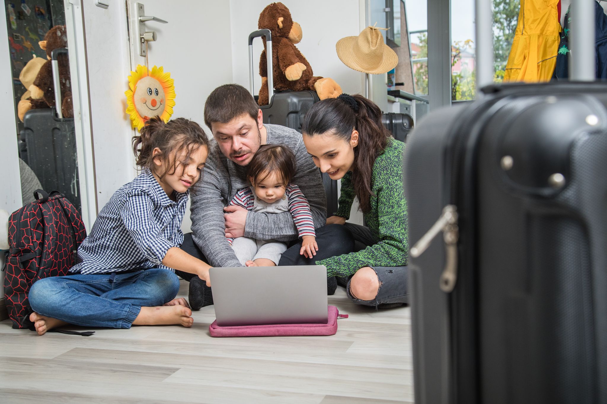 Was muss alles in den Koffer? KI-Tools können dabei helfen, spezifische Packlisten zu erstellen.