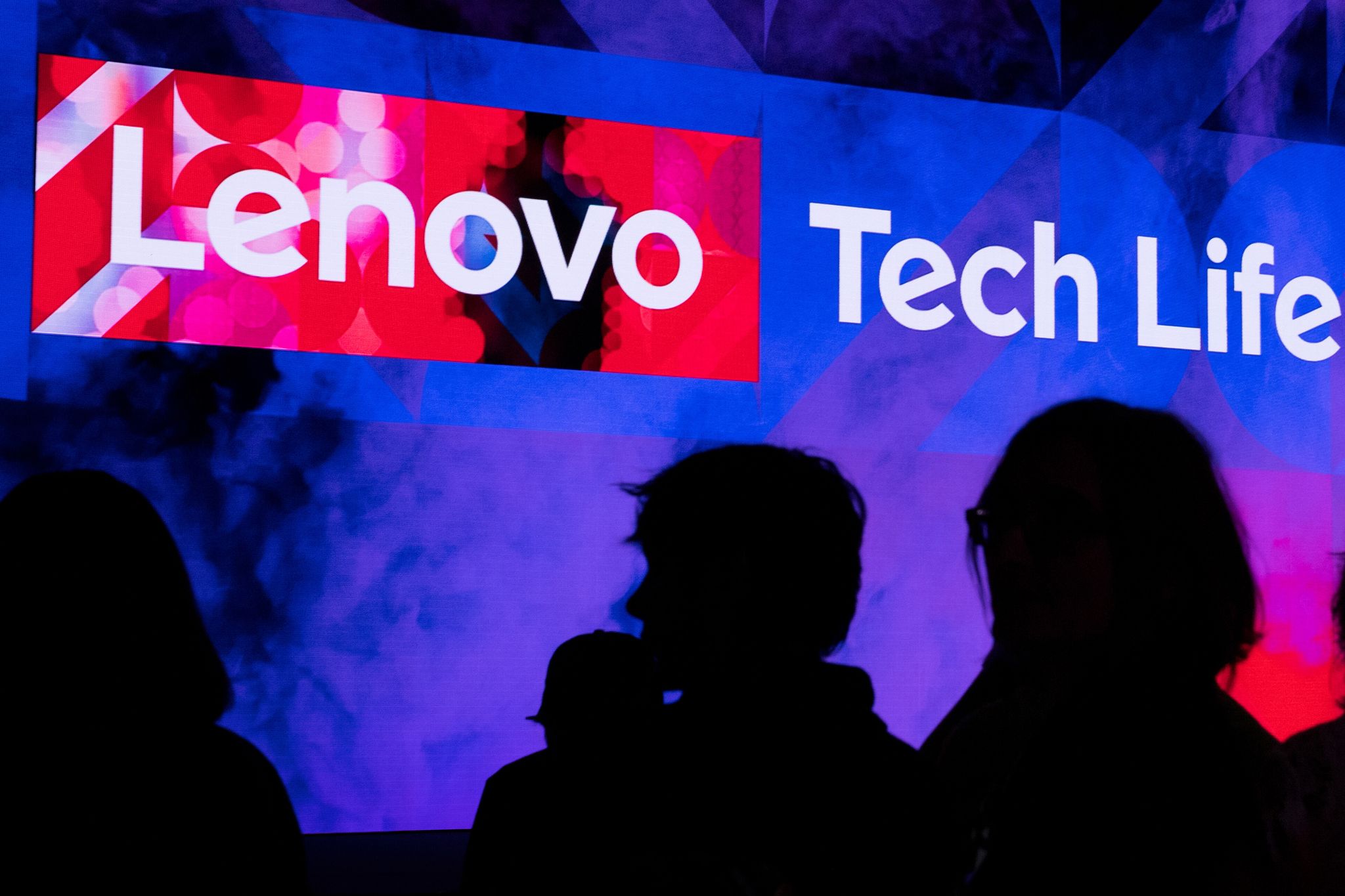 Sicherheitslücken bei Lenovo: Für die betroffenen IdeaCentre-Rechner steht bereits ein Firmware-Update zur Verfügung.