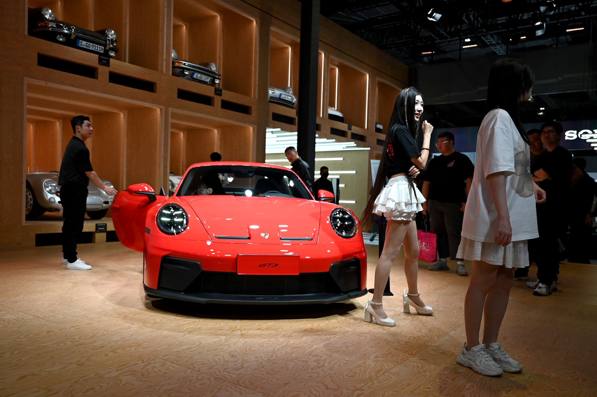 In China sind einige deutsche Autobauer im Luxussegment unterwegs und damit von der neuen Regelung betroffen. (Symbolbild)