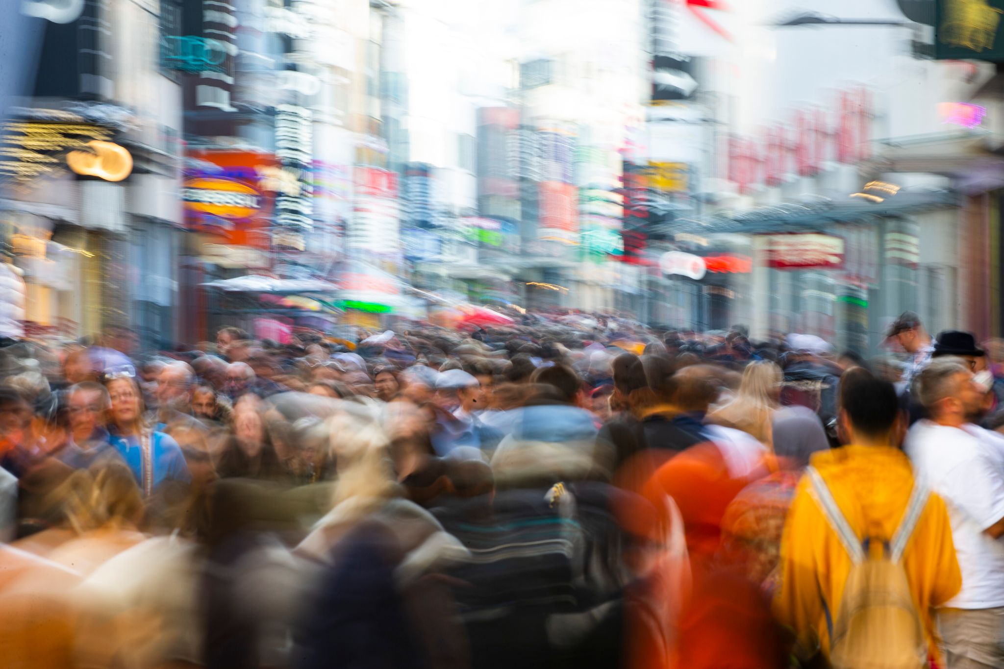 Wenn unaufhörlich Reize von außen auf uns einprasseln, können uns persönliche Werte Orientierung und Halt geben.