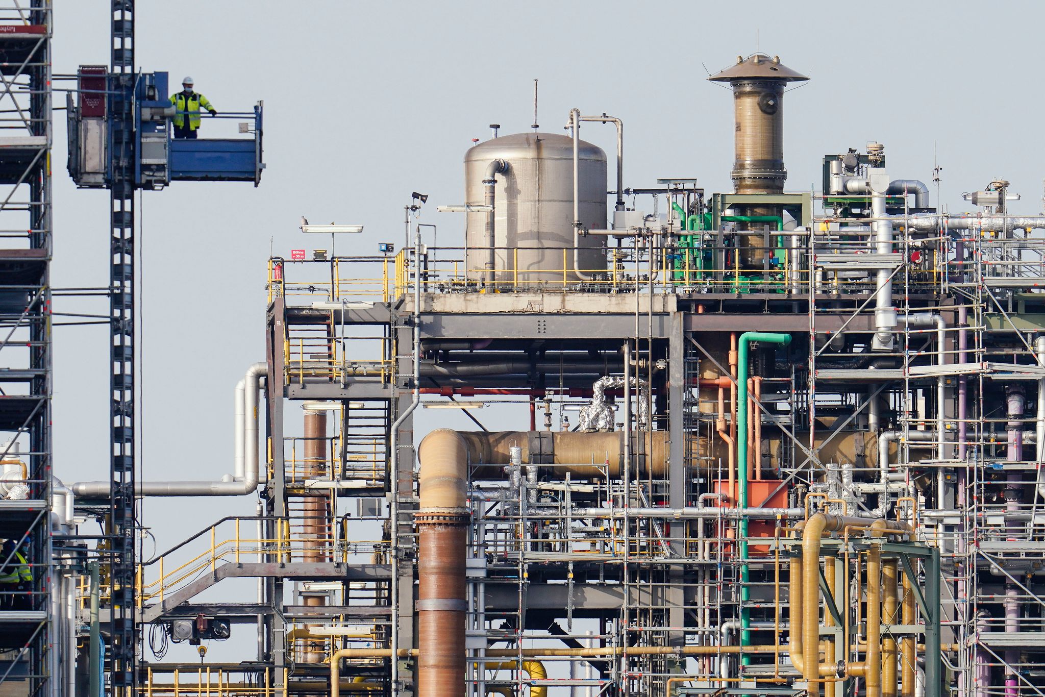 Die energieintensive Chemiebranche leidet unter der schwachen Konjunktur. (Archivbild)