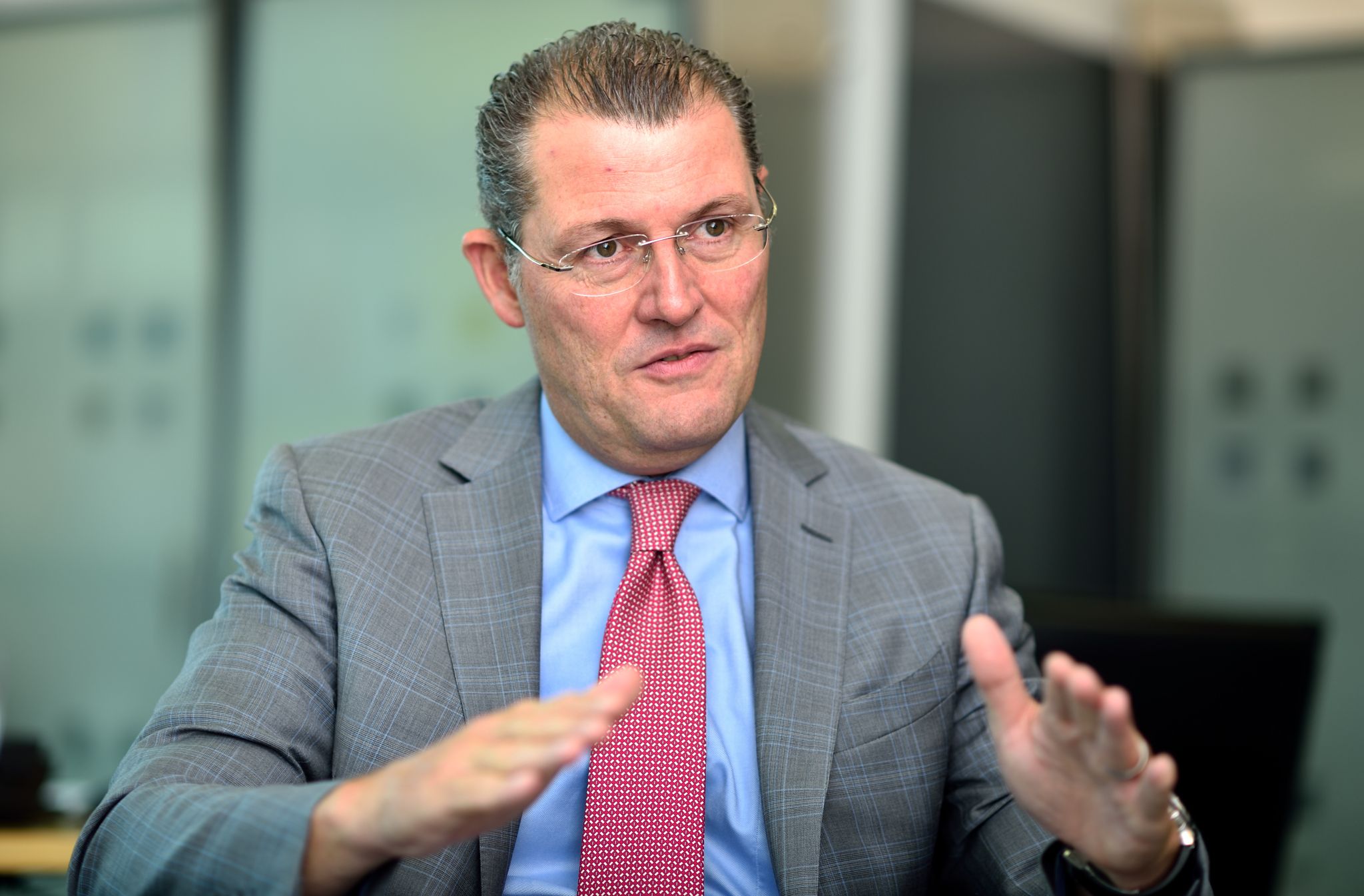 «Wer jetzt mit Empörung reagiert, verweigert sich der Realität», sagte Dulger der Deutschen Presse-Agentur.