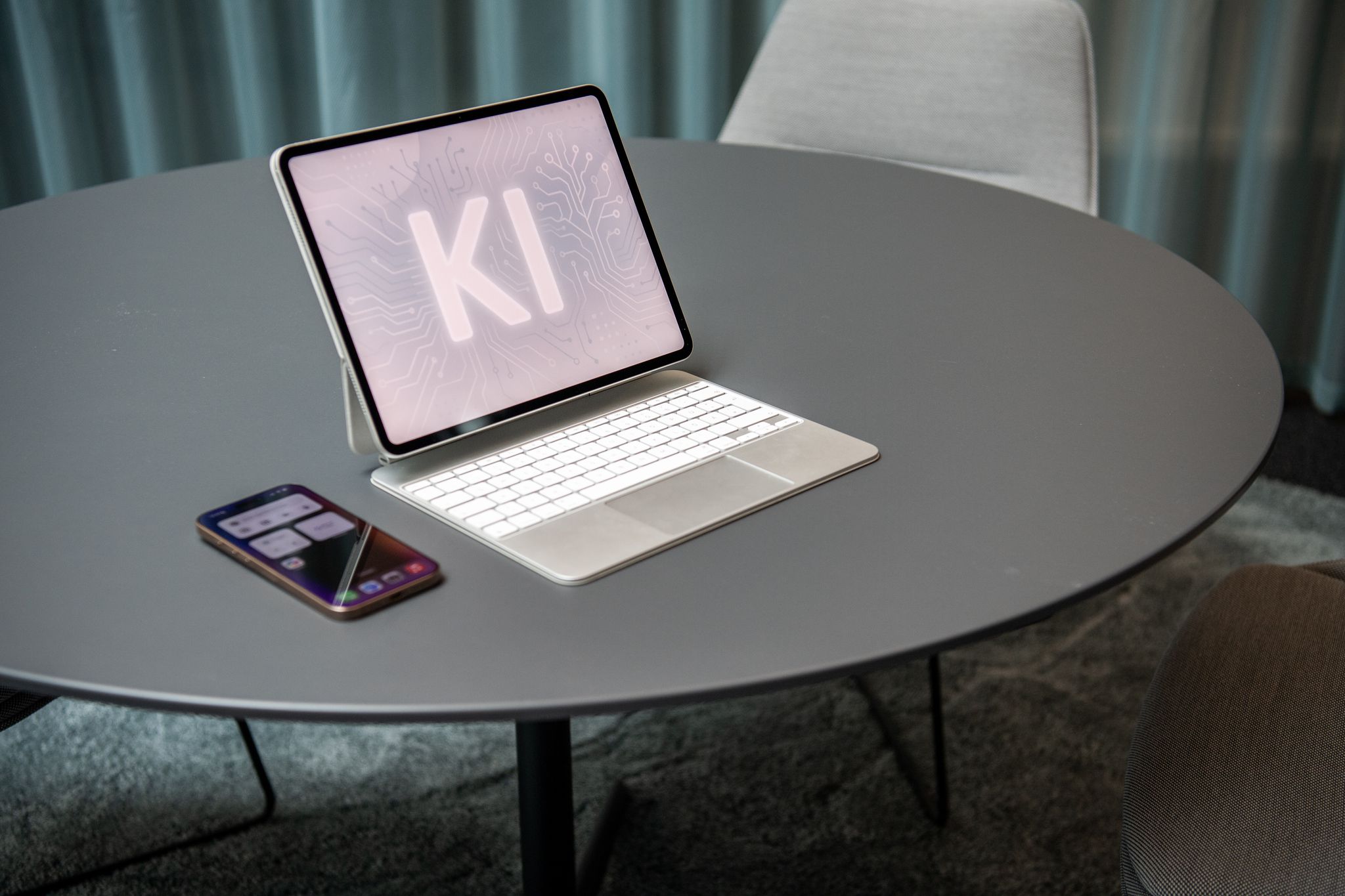 Sortiert eine KI eingehende Bewerbungen vor, verzichtet man besser auf ein zweispaltiges Layout für den Lebenslauf.